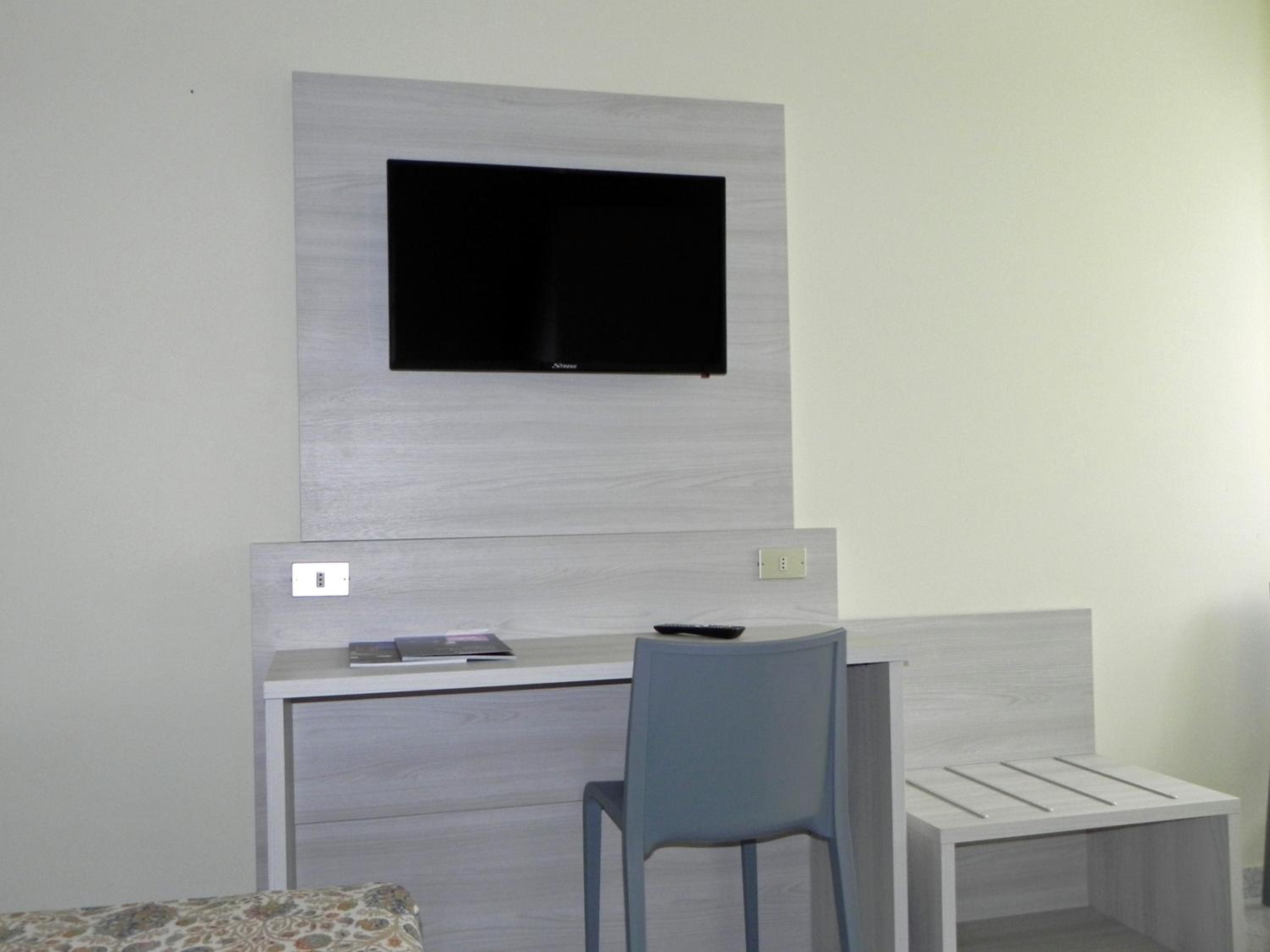 Double Room - Photo 6