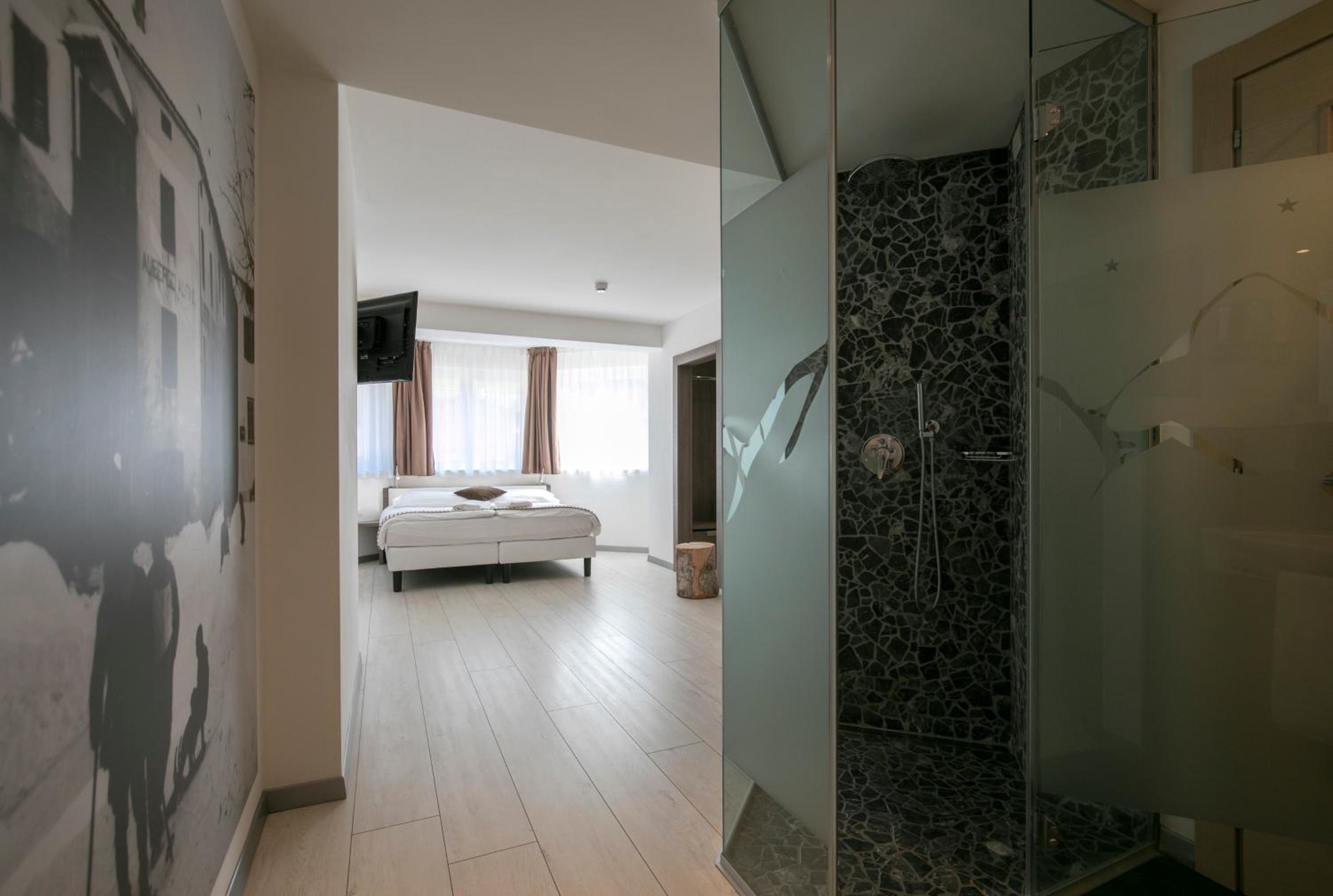 Junior Suite (3 Adults) - Photo 6