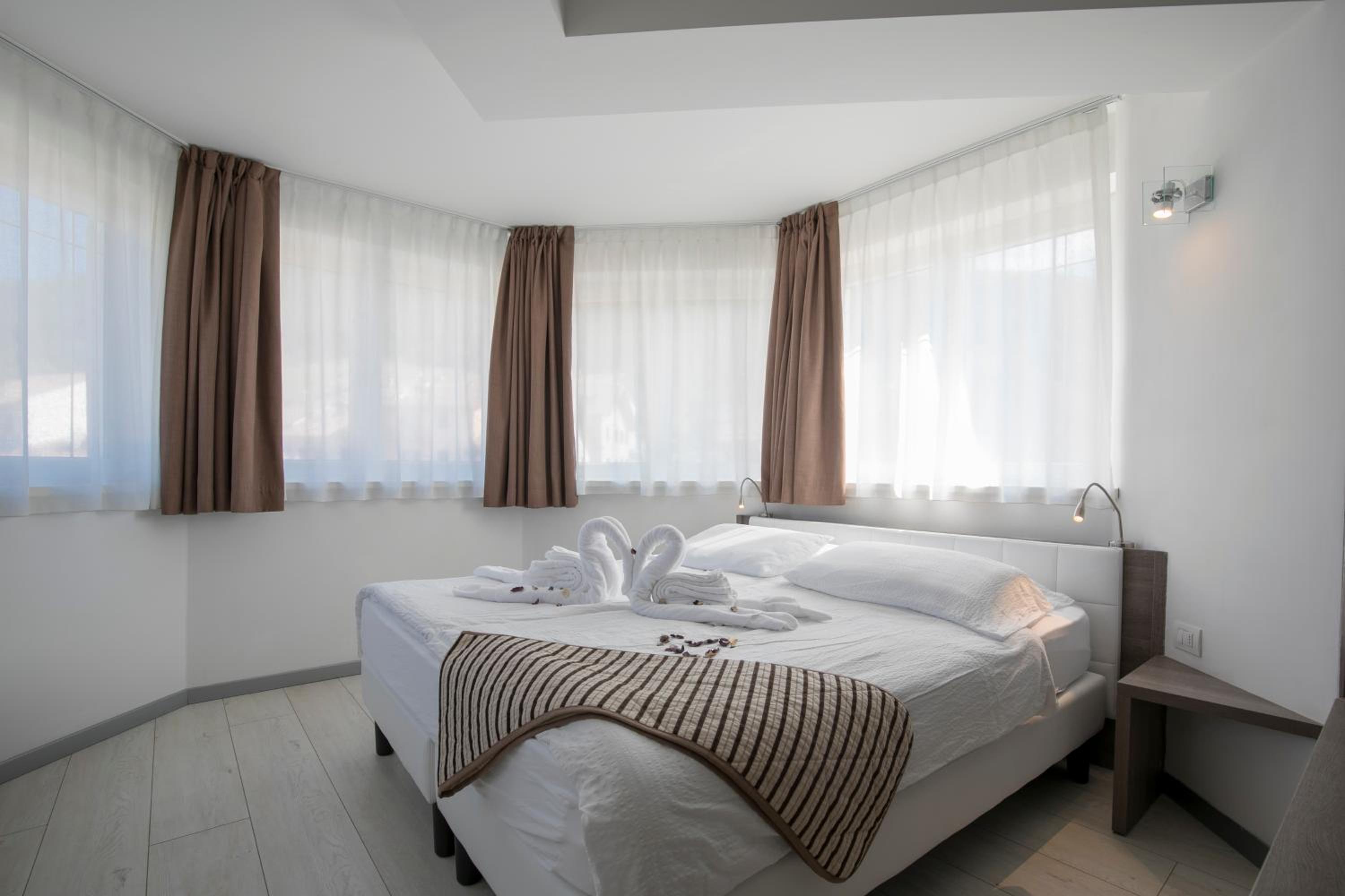Suite - Photo 8