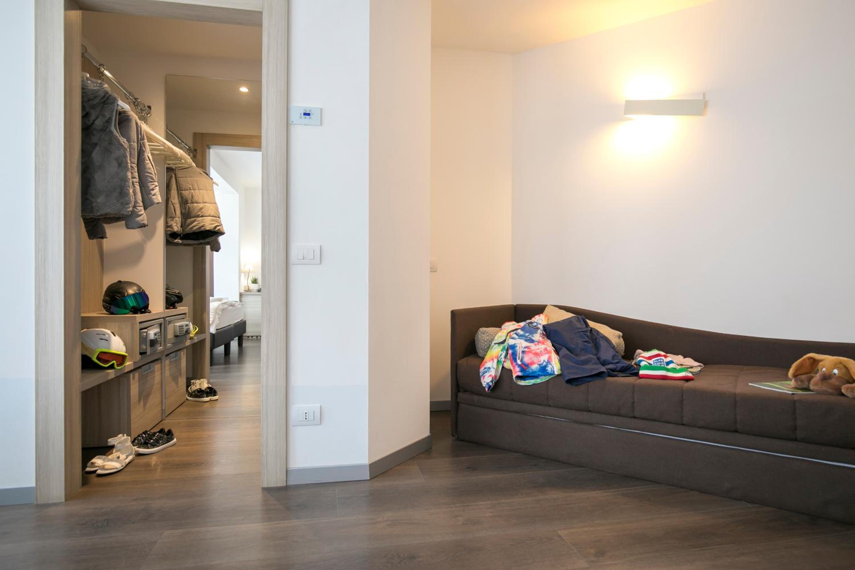 Junior Suite (3 Adults) - Photo 15