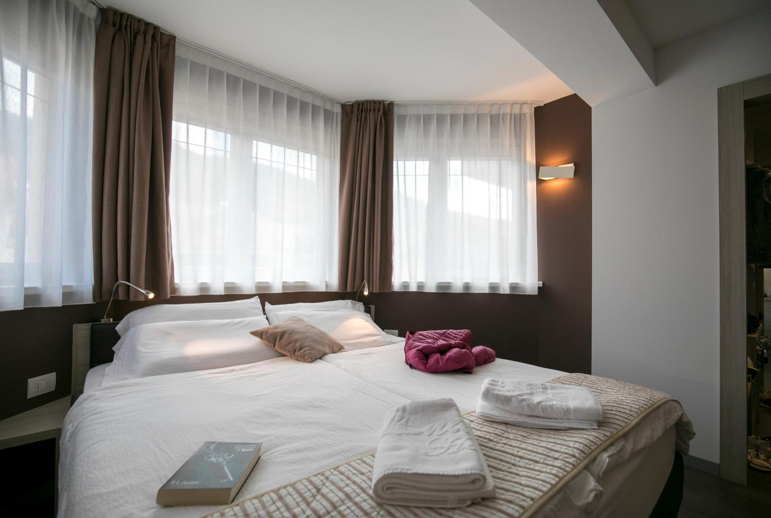 Junior Suite (3 Adults) - Photo 12