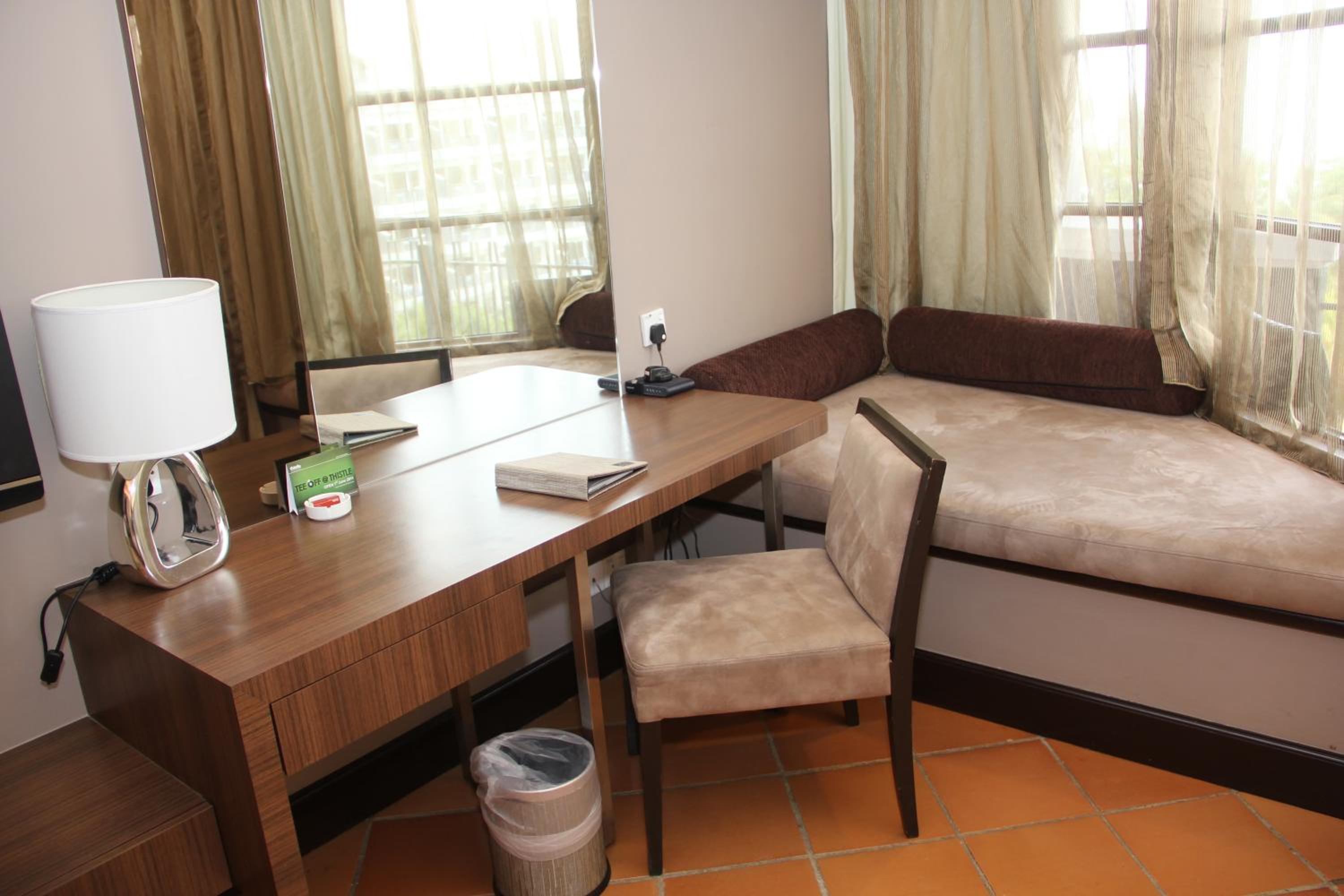 Deluxe Sea Front King Room - Photo 8