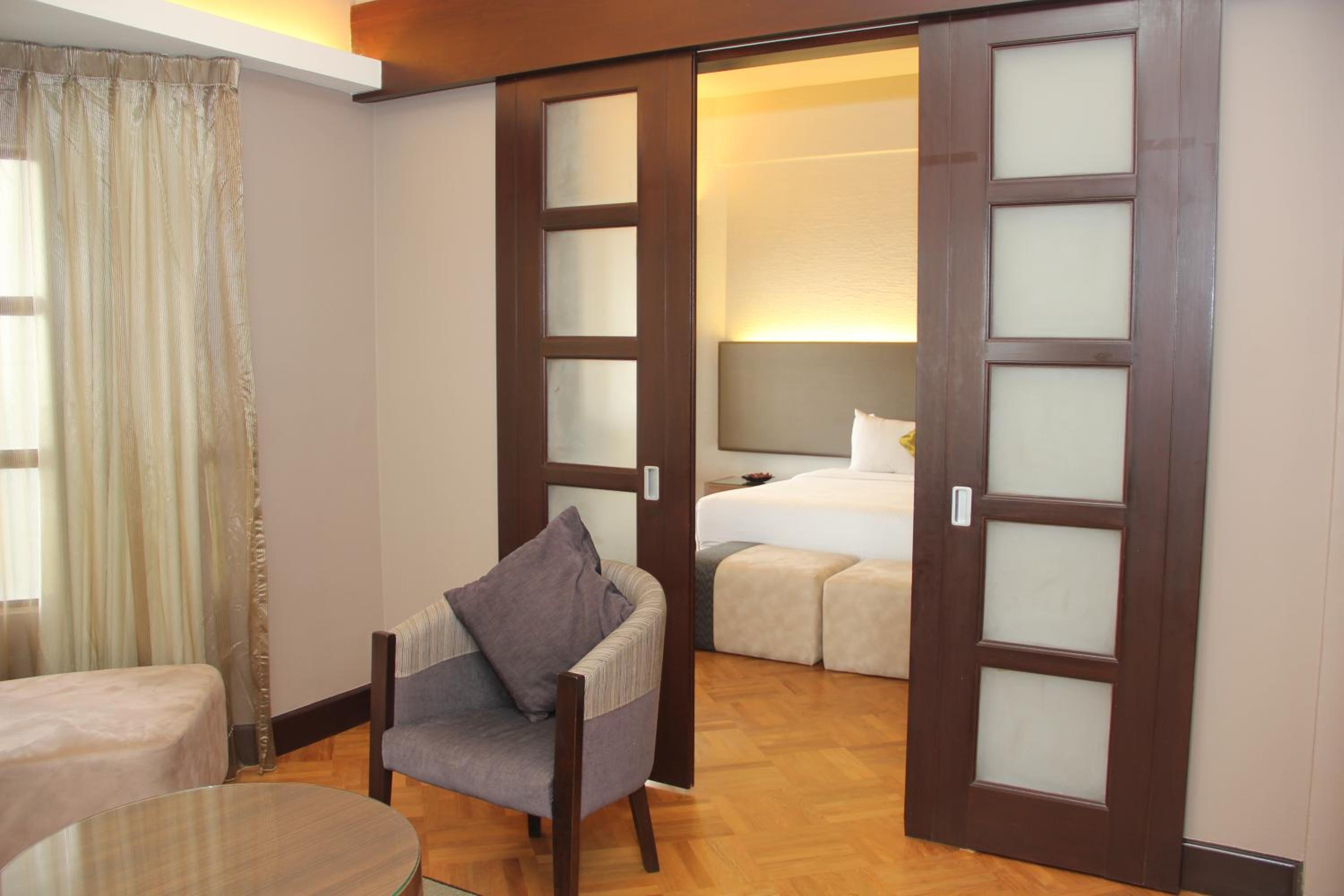Premium Suite - Photo 2