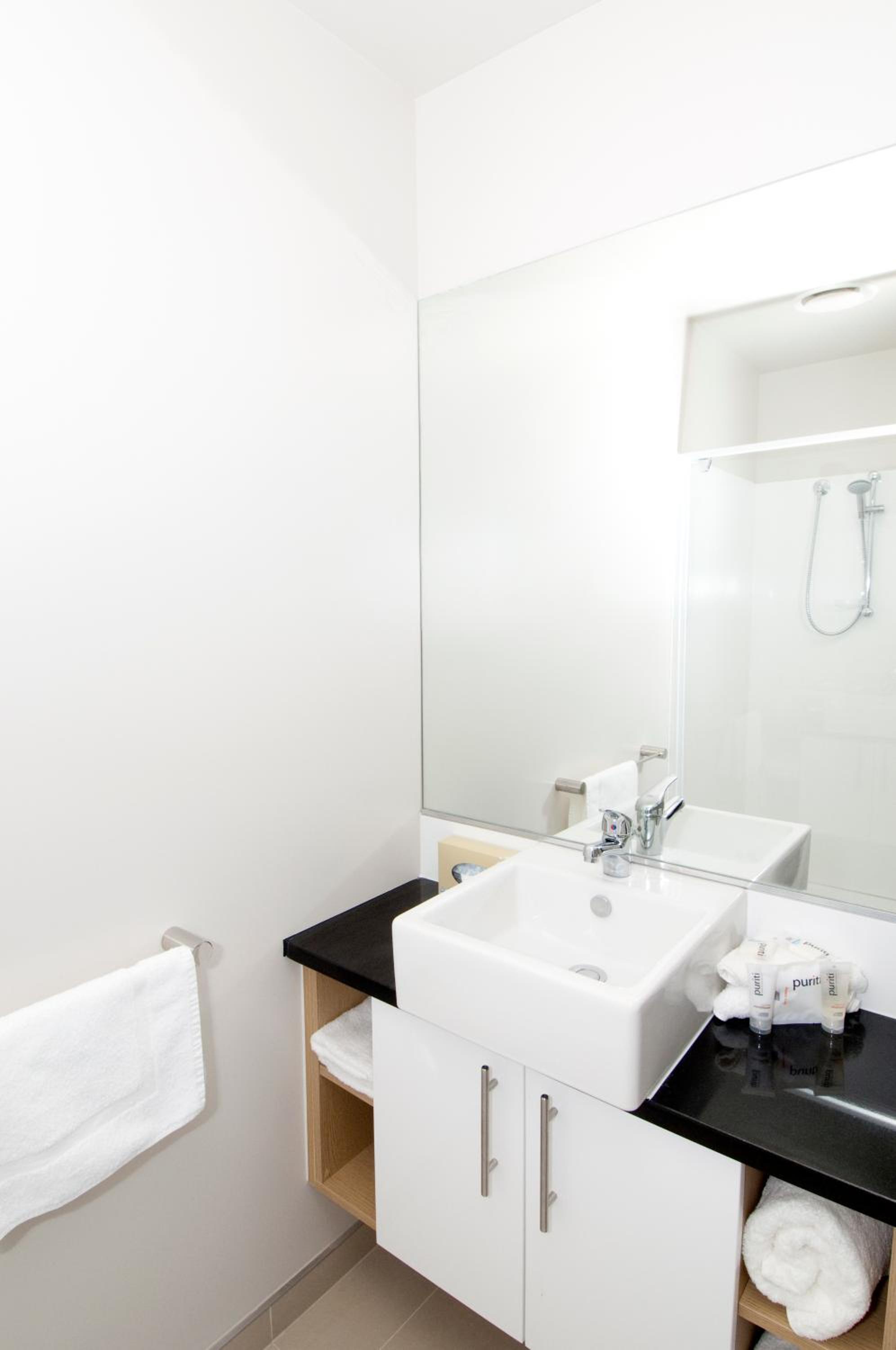 Studio Apartment - Photo 2