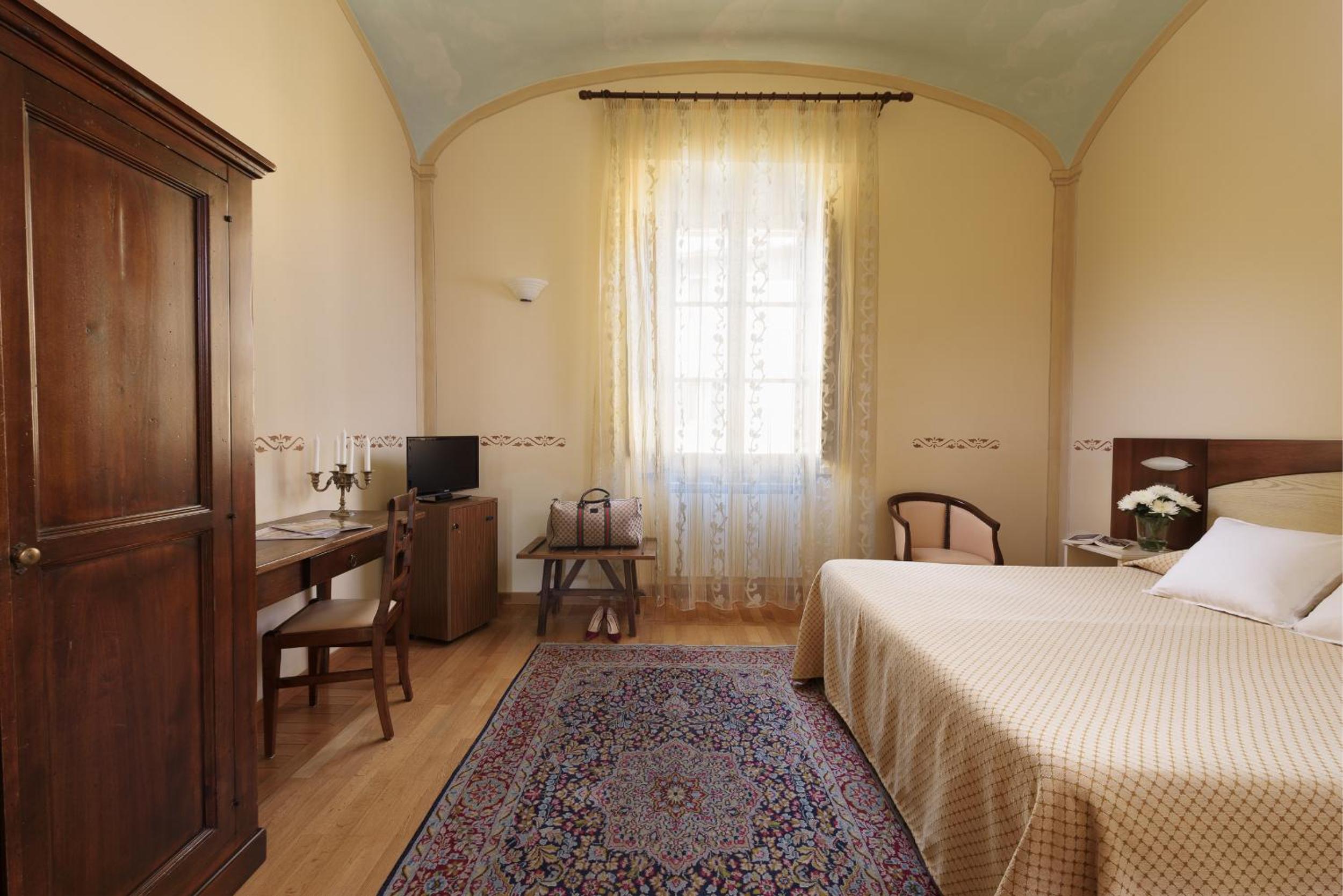 Classic Double or Twin Room - Photo 7