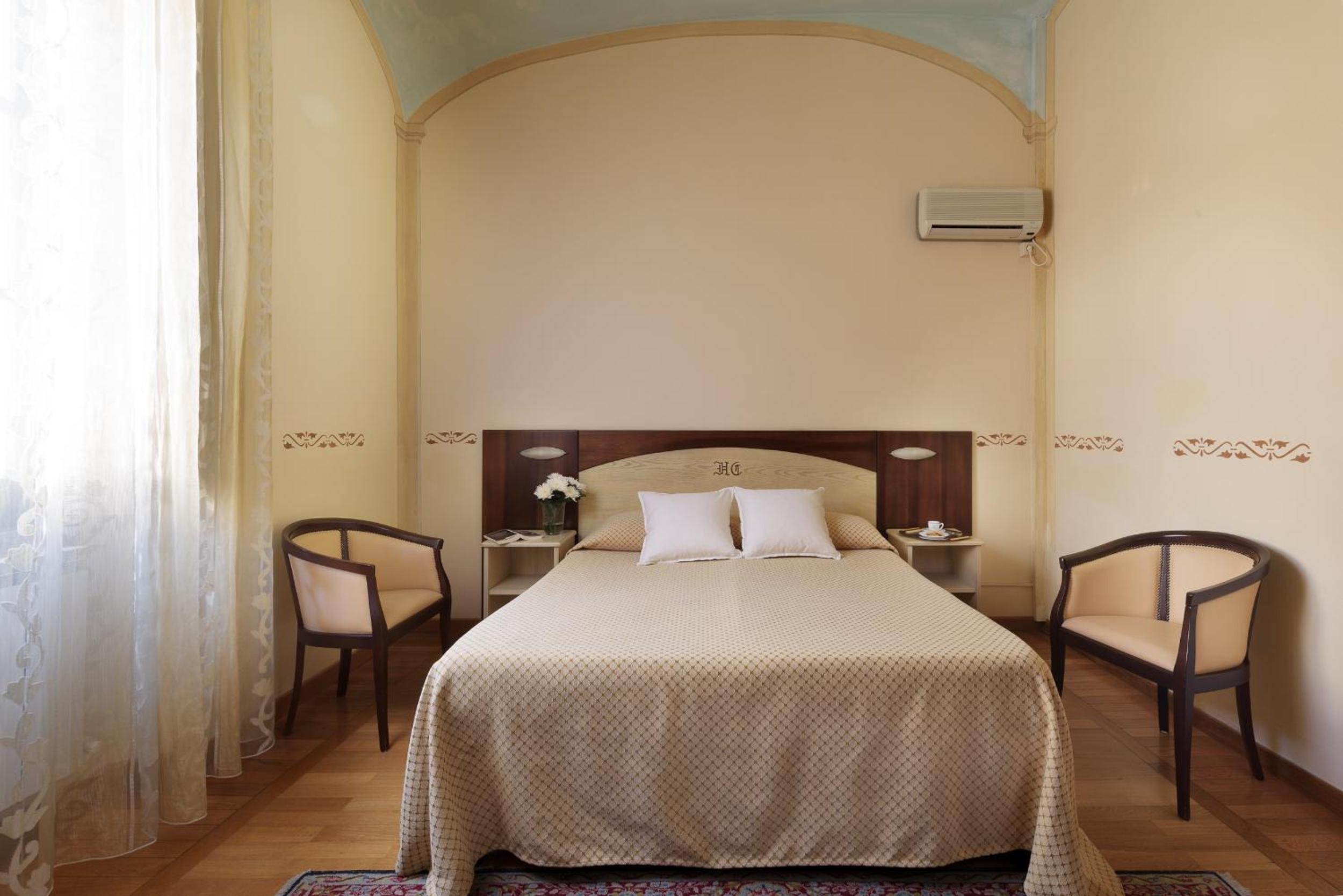Classic Double or Twin Room - Photo 9