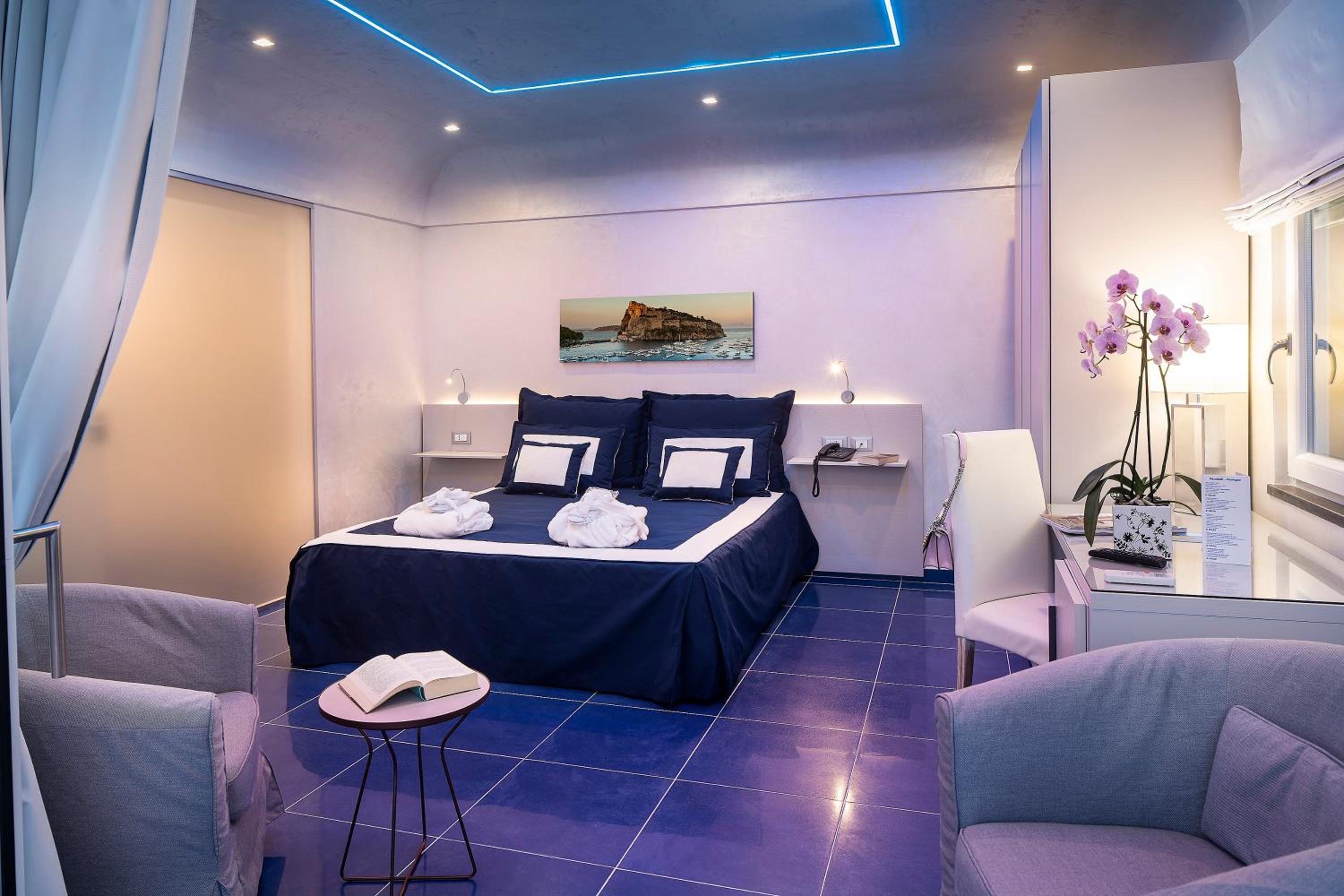 Deluxe Suite with Jacuzzi