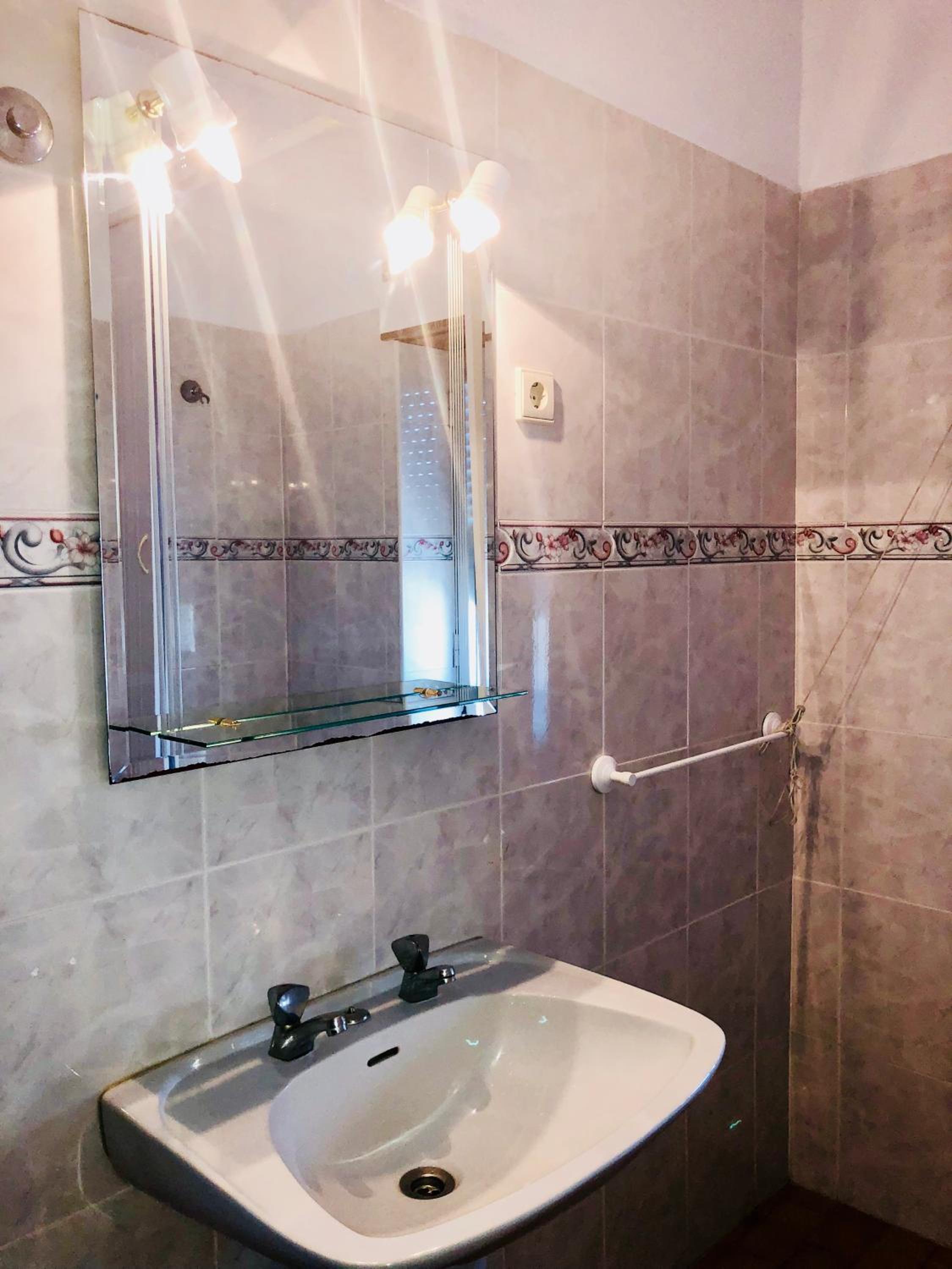 Budget Single Room photo 3