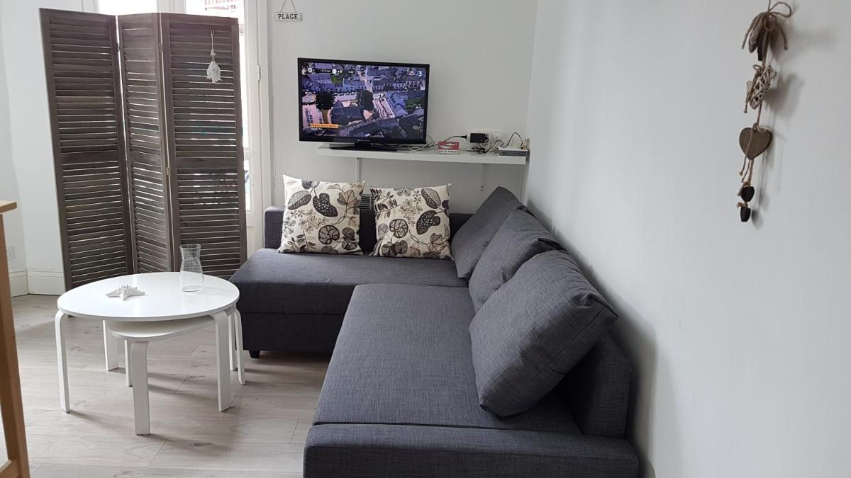 One-Bedroom Apartment photo 2