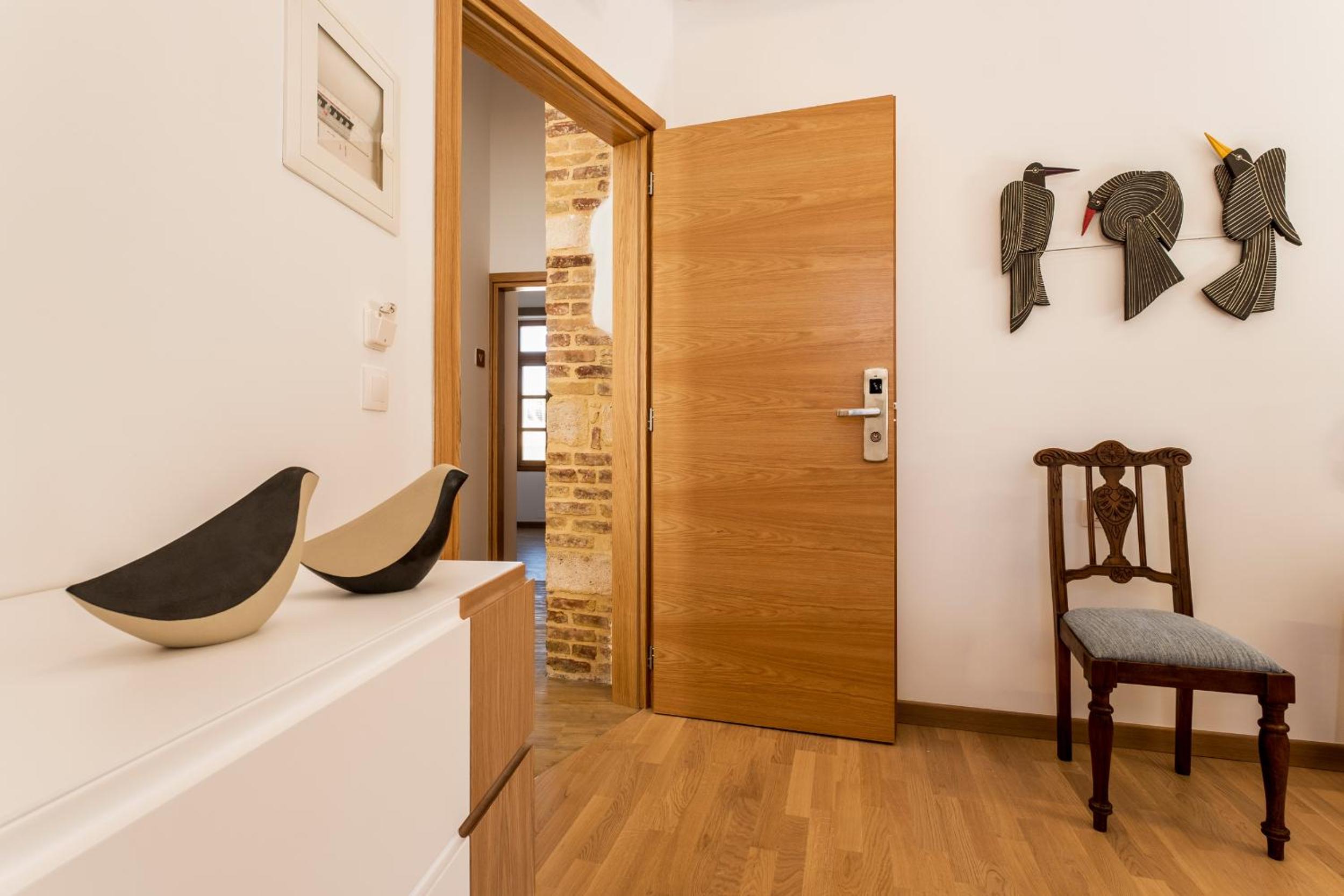 Deluxe Double Room - Photo 8