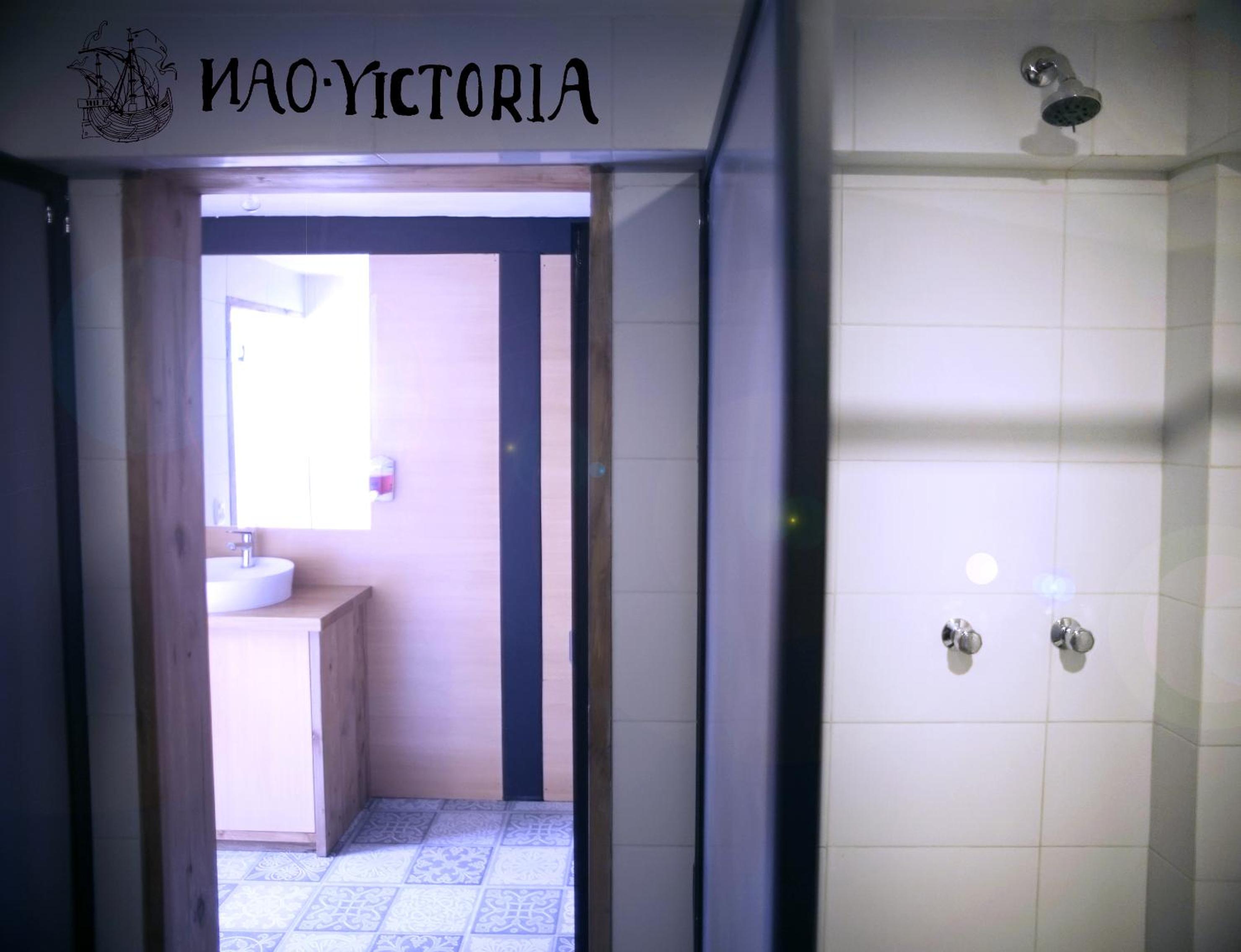 Bed in 6-Bed Mixed Dormitory Room with Shared Bathroom photo 1
