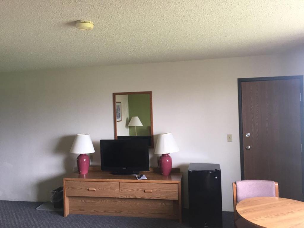 Standard Queen Room photo 2