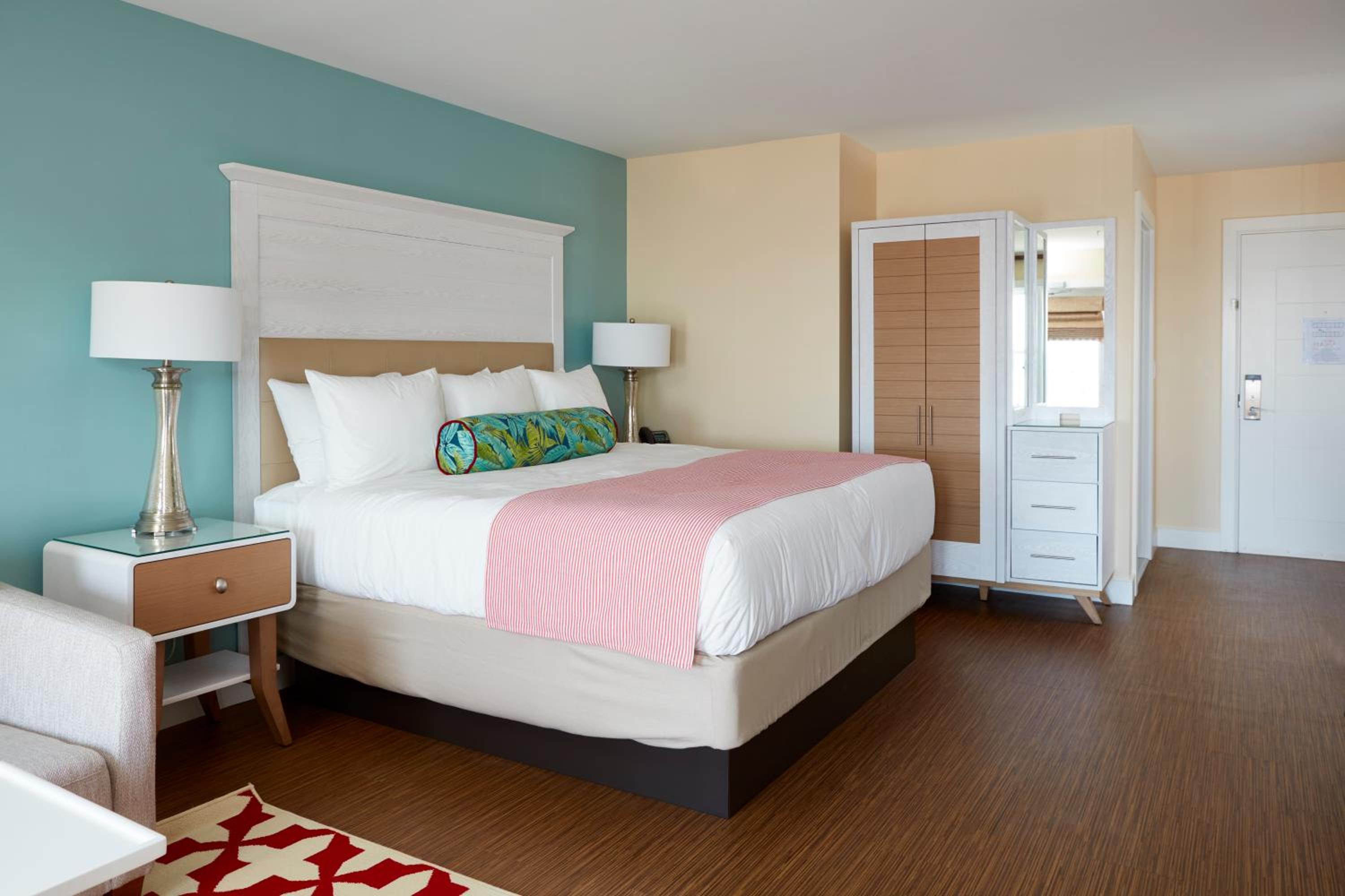 Misquamicut Junior Suite