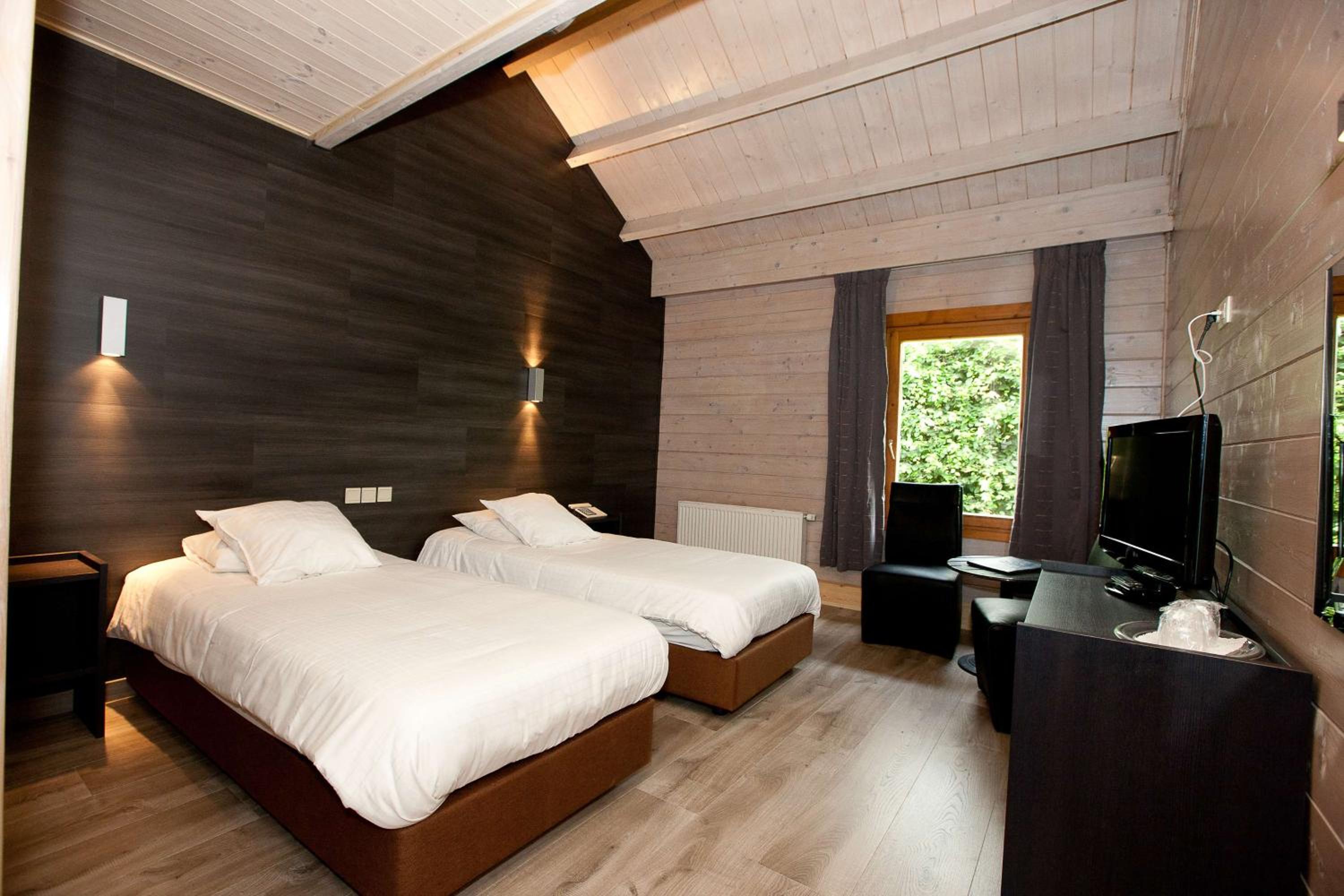 Standard Twin Room photo 2