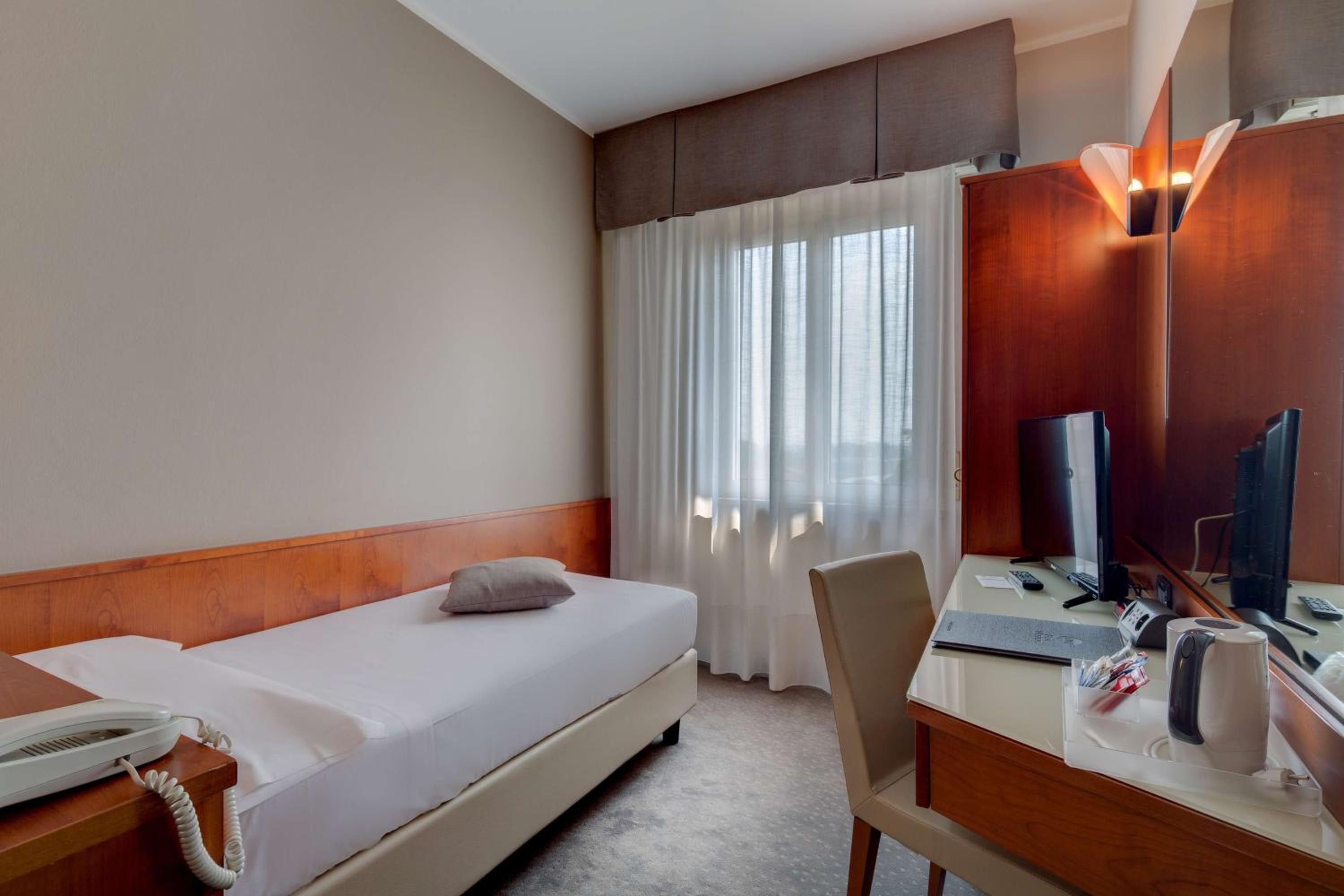 Classic Single Room