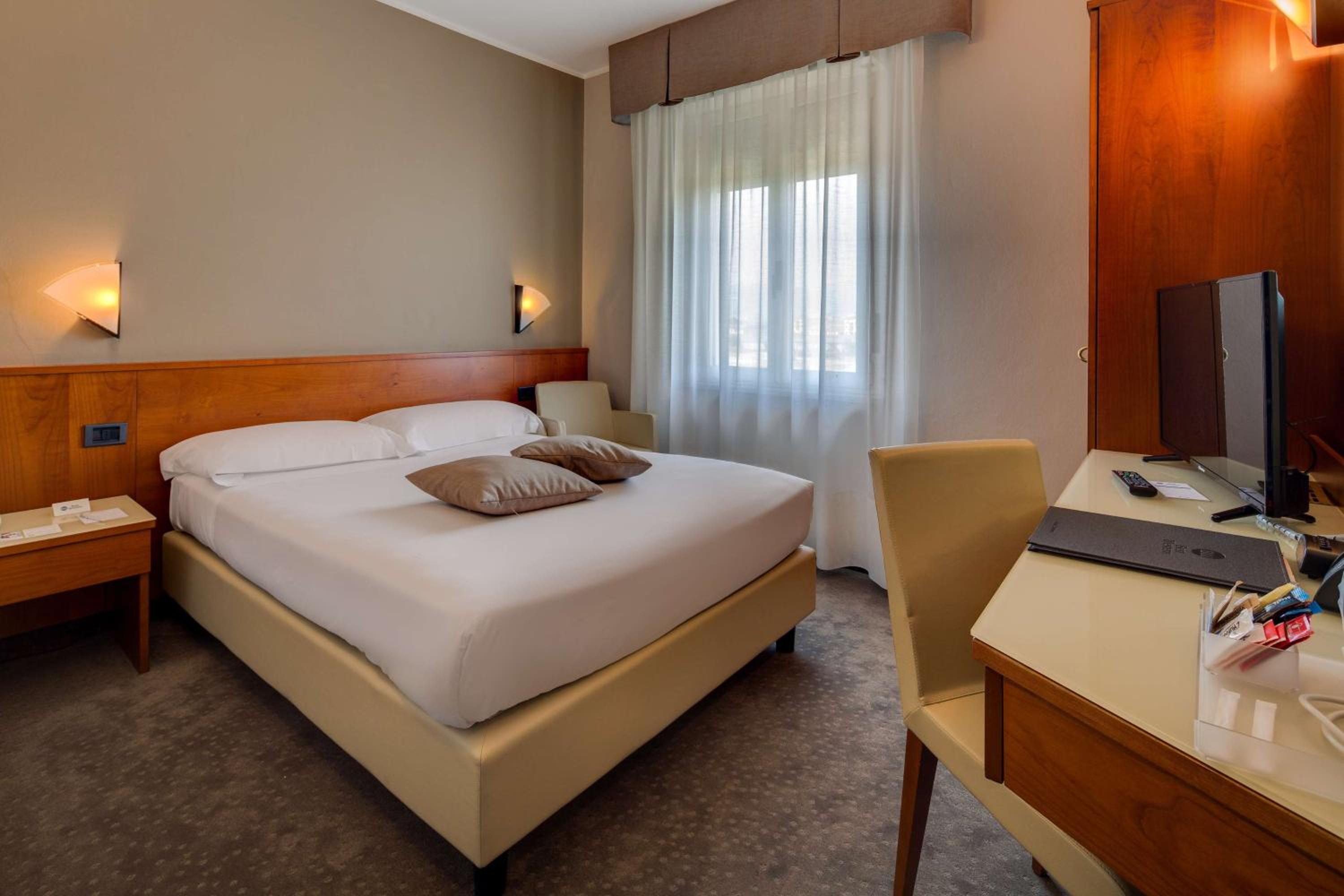 Economy Double Room - Photo 1