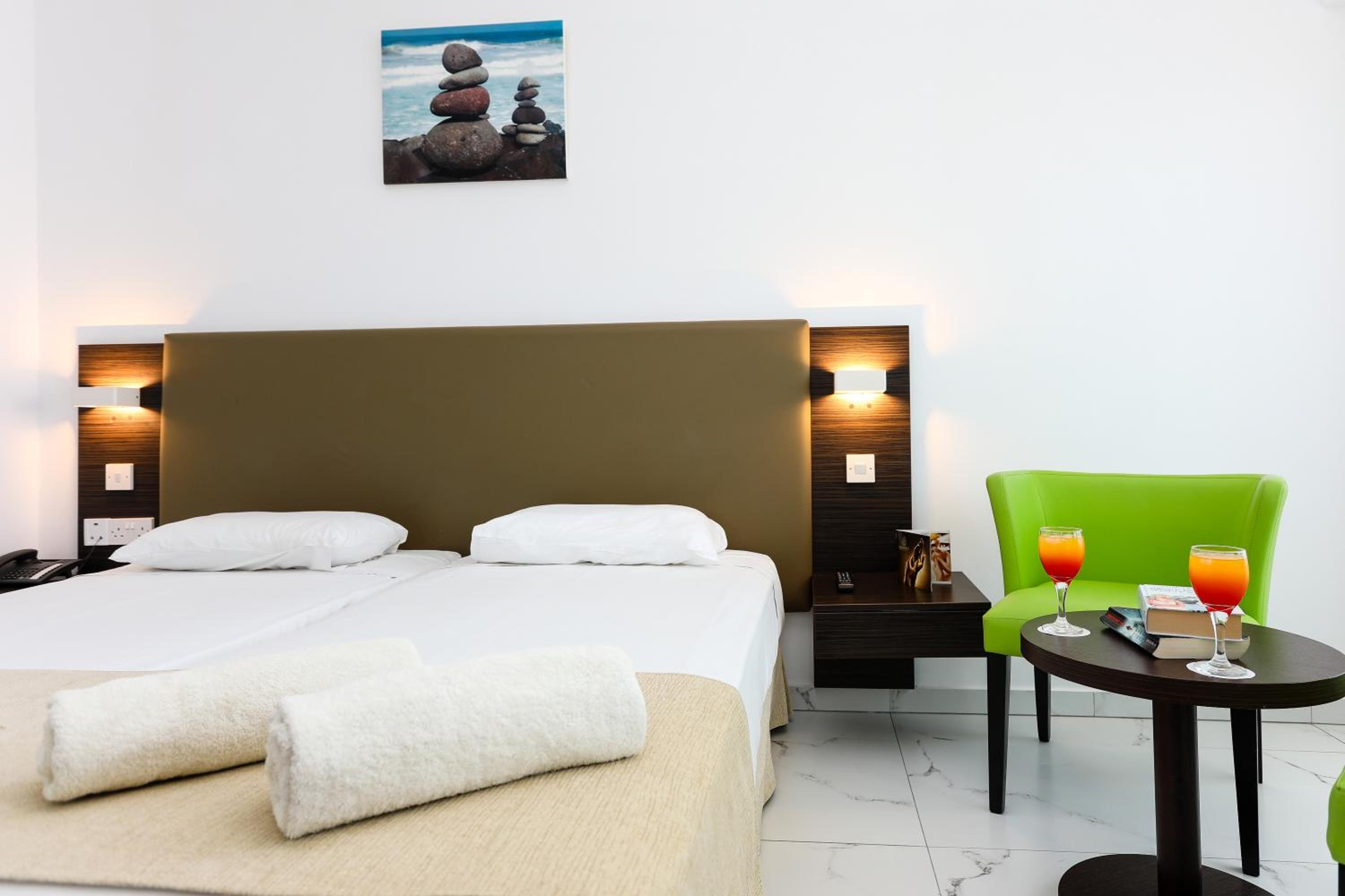 Superior Double or Twin Room with Inland View photo 3