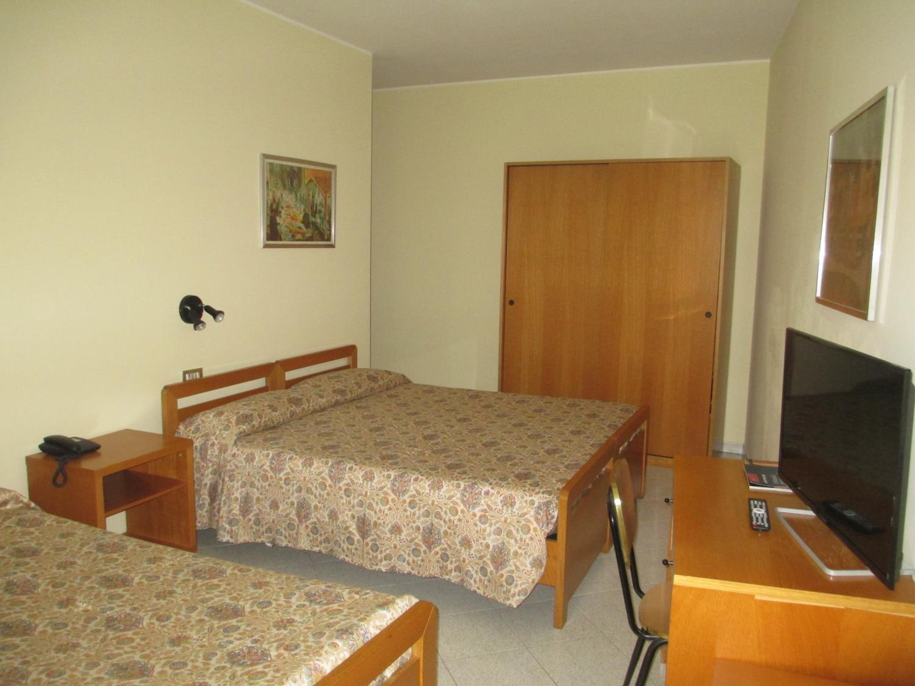 Classic Triple Room - Photo 1