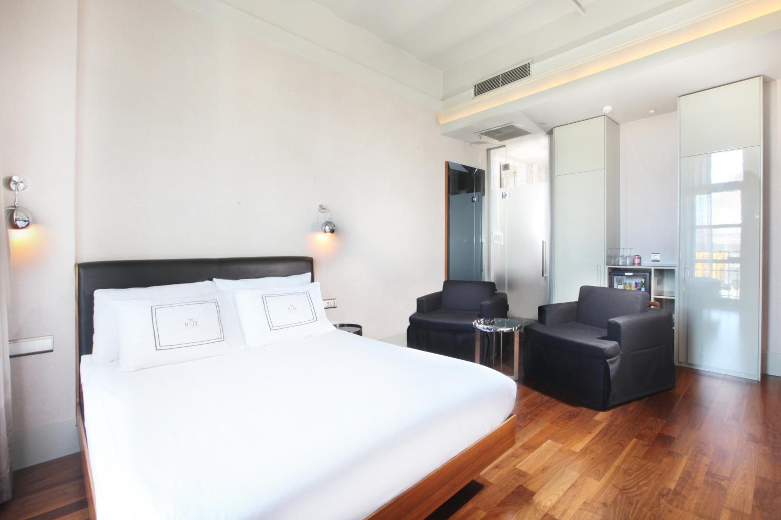 Superior Double Room with Sofa Bed photo 3