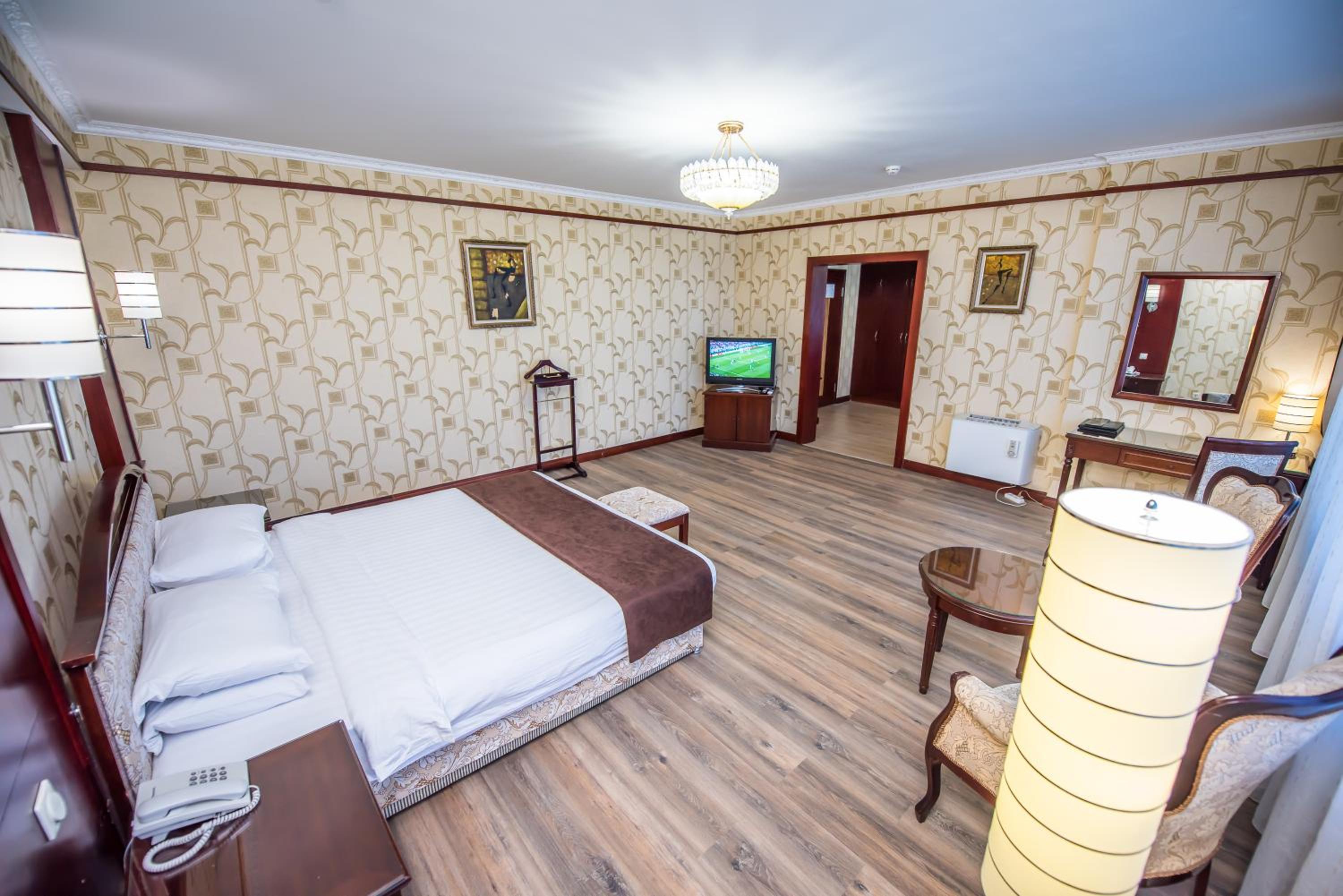 One-Bedroom Suite photo 3