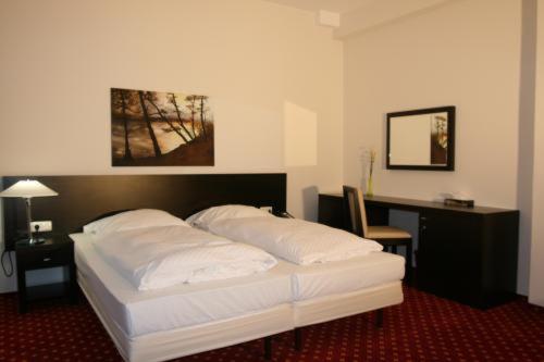 Double Room - Photo 7