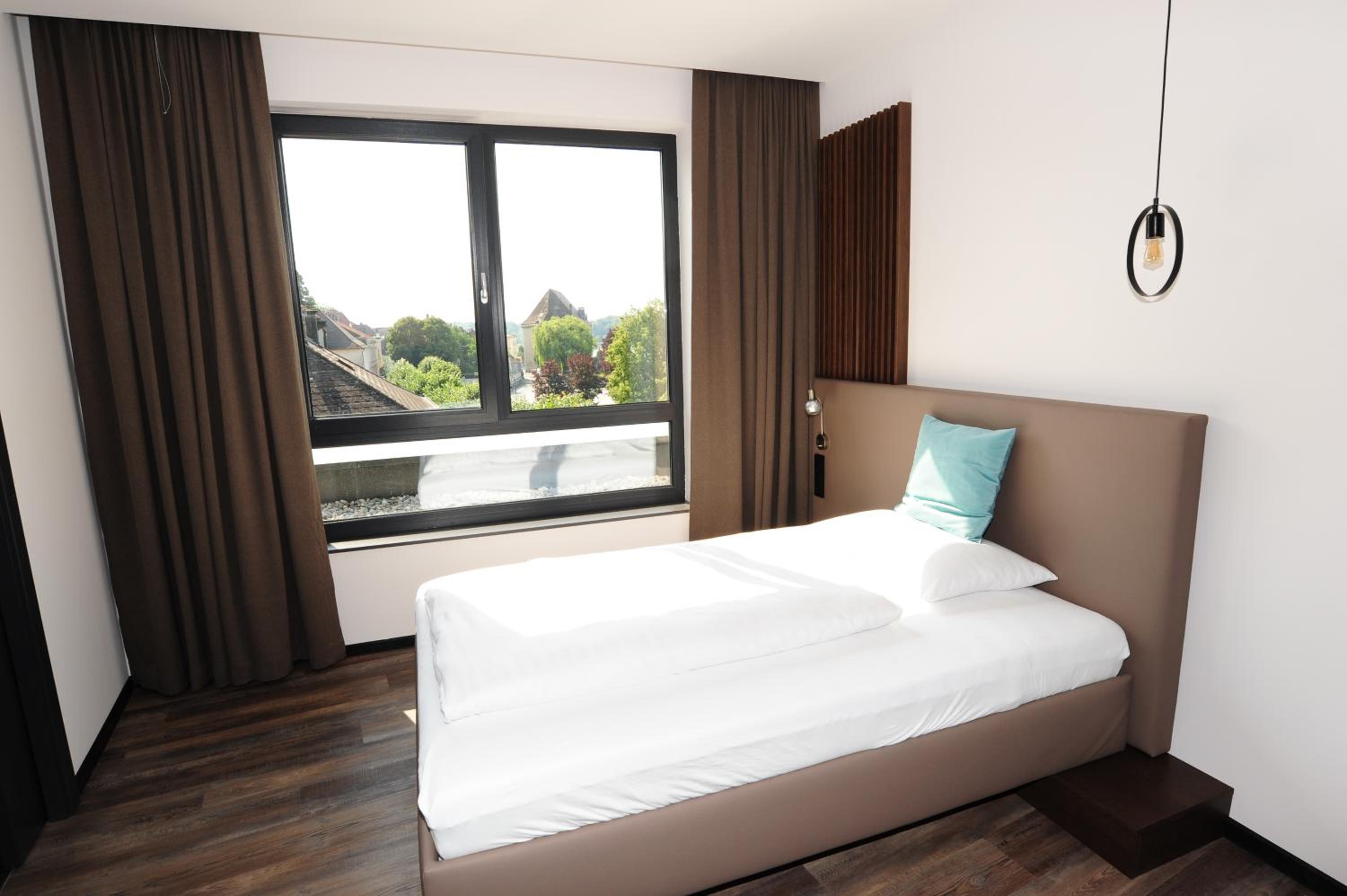 Standard Queen Room photo 1