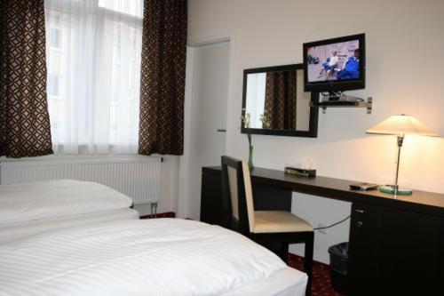 Double Room - Photo 9