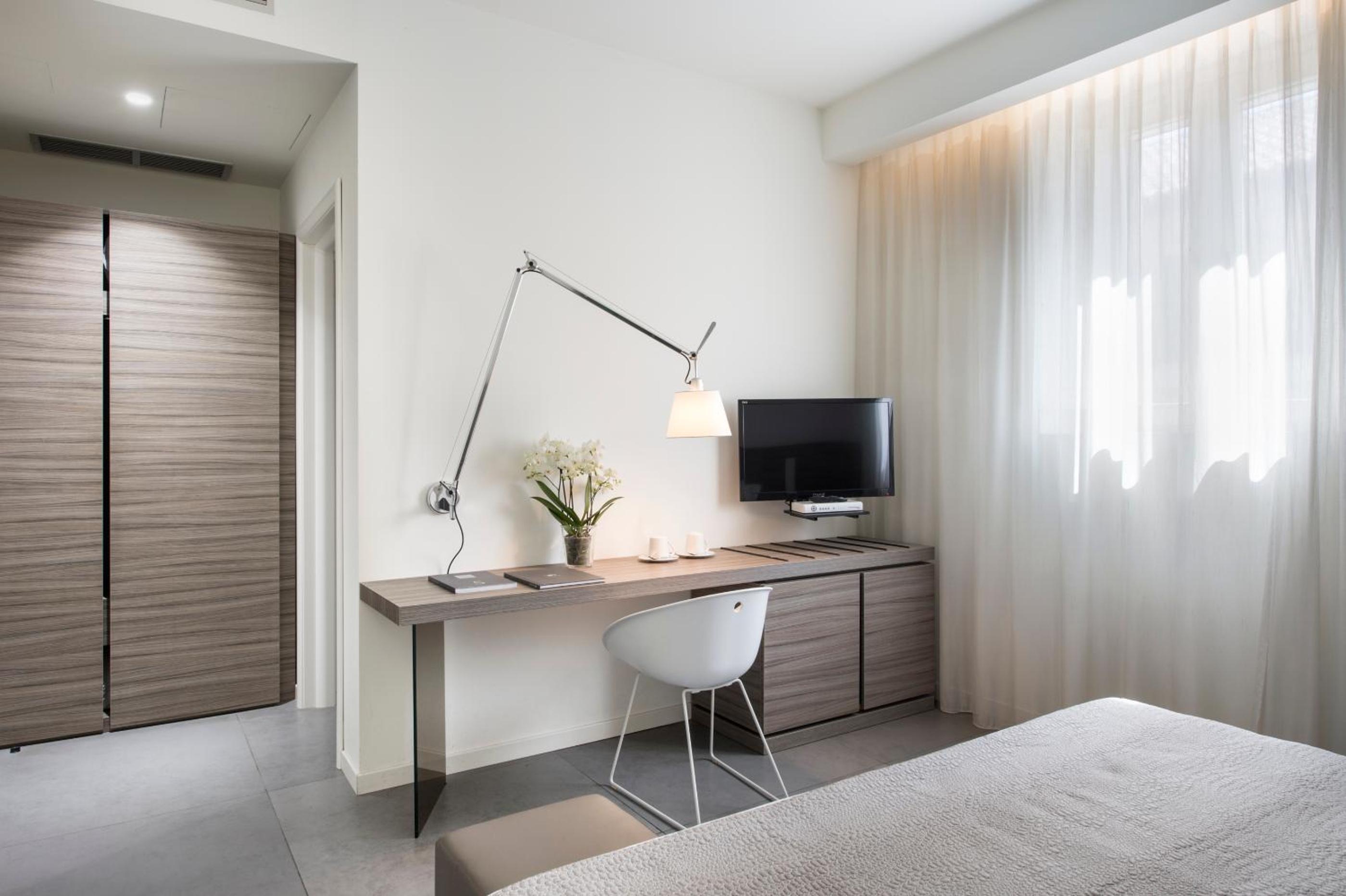 Double Room - Photo 8