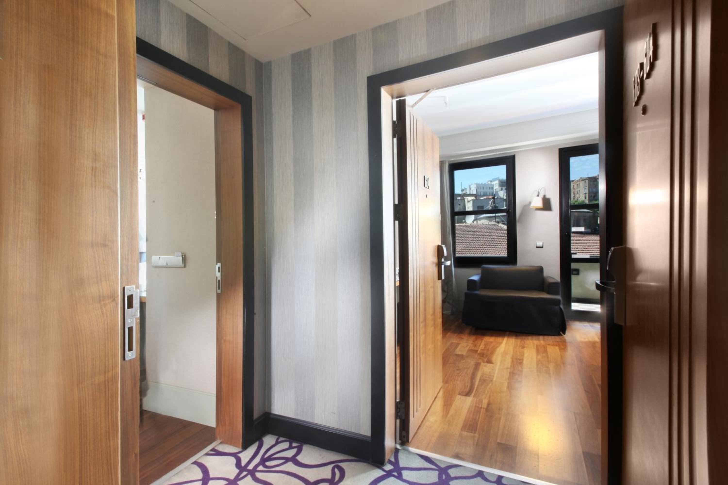 Penthouse Suite with Terrace photo 1