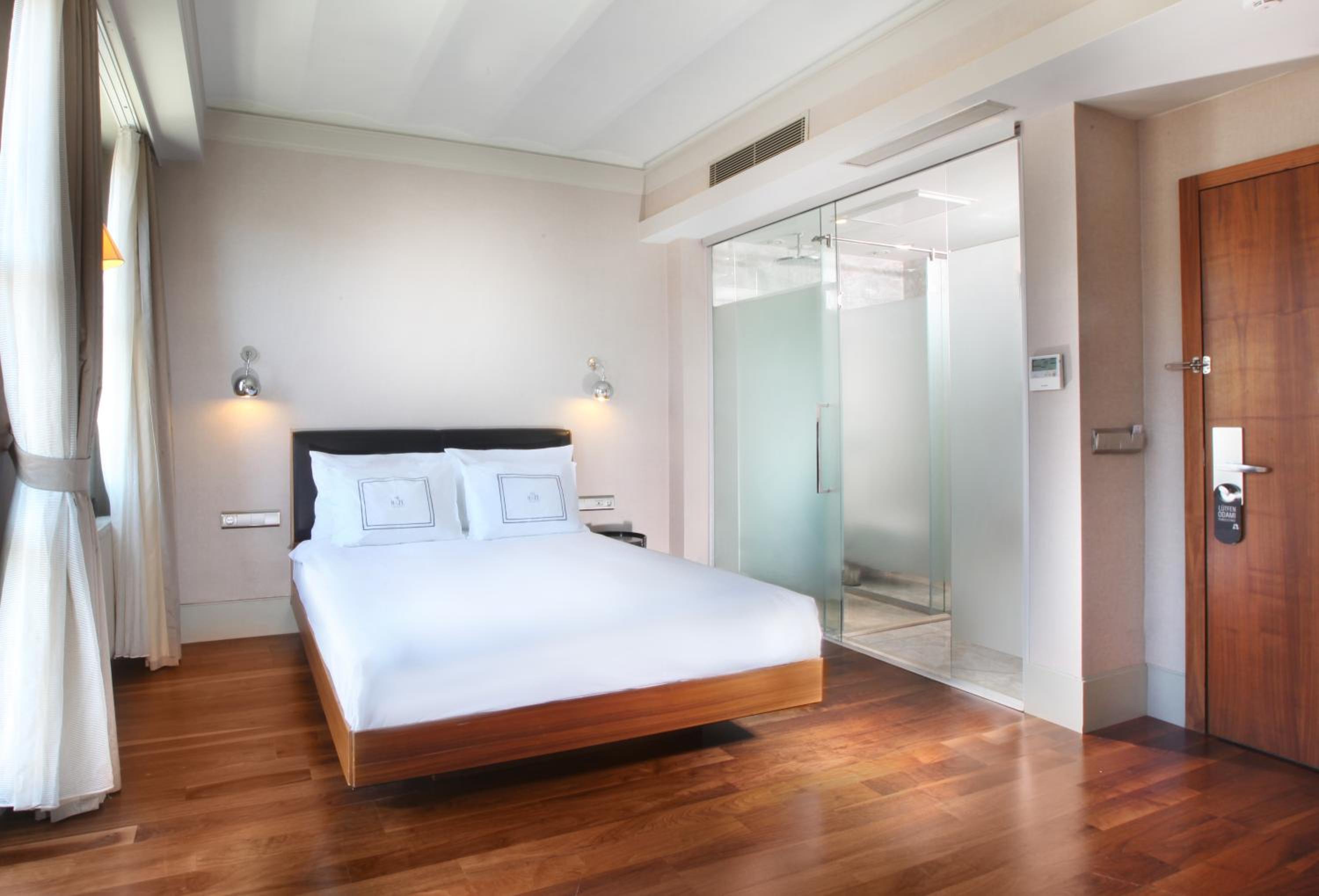 Penthouse Suite with Terrace photo 2