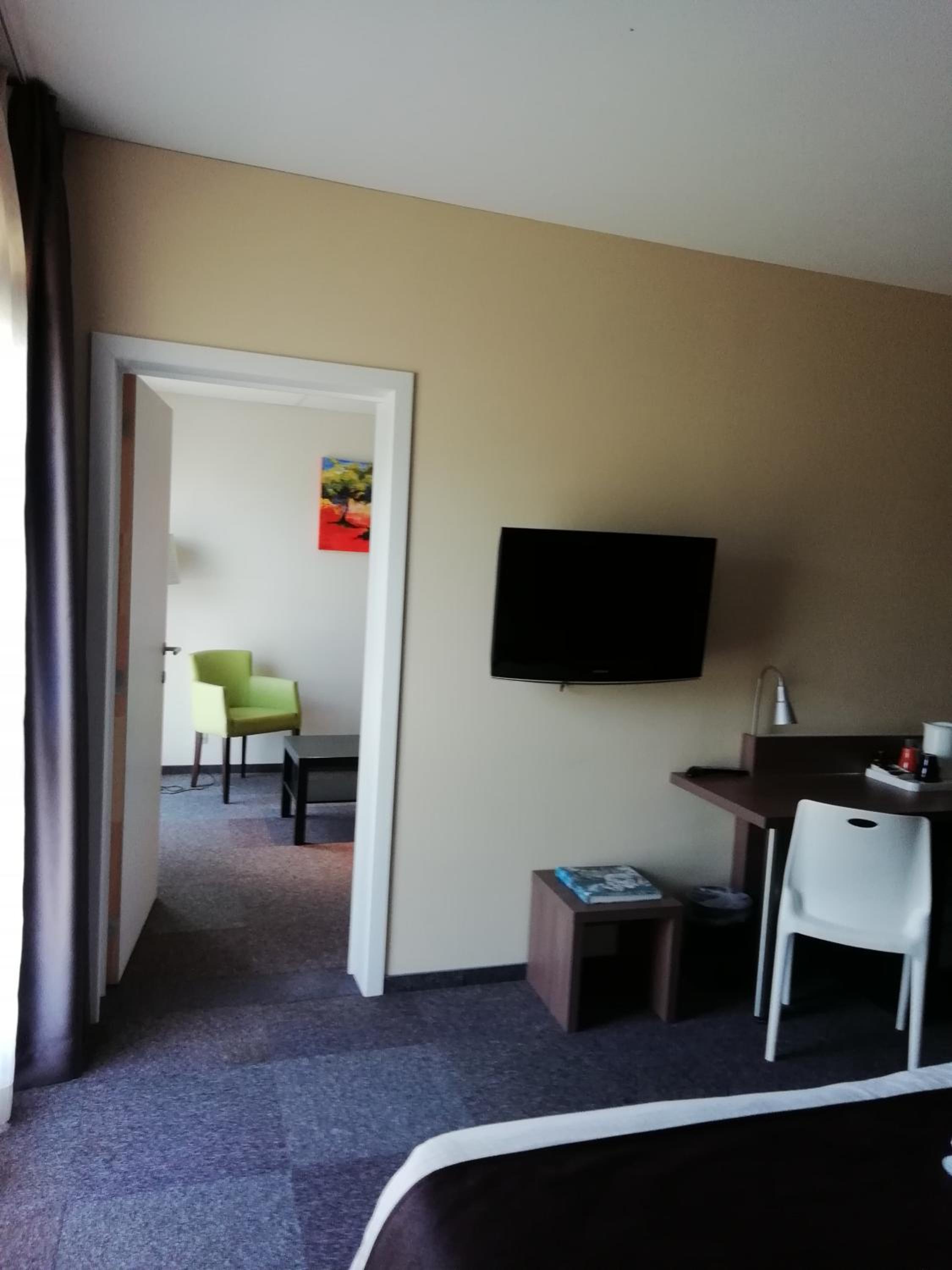 Apartment photo 3