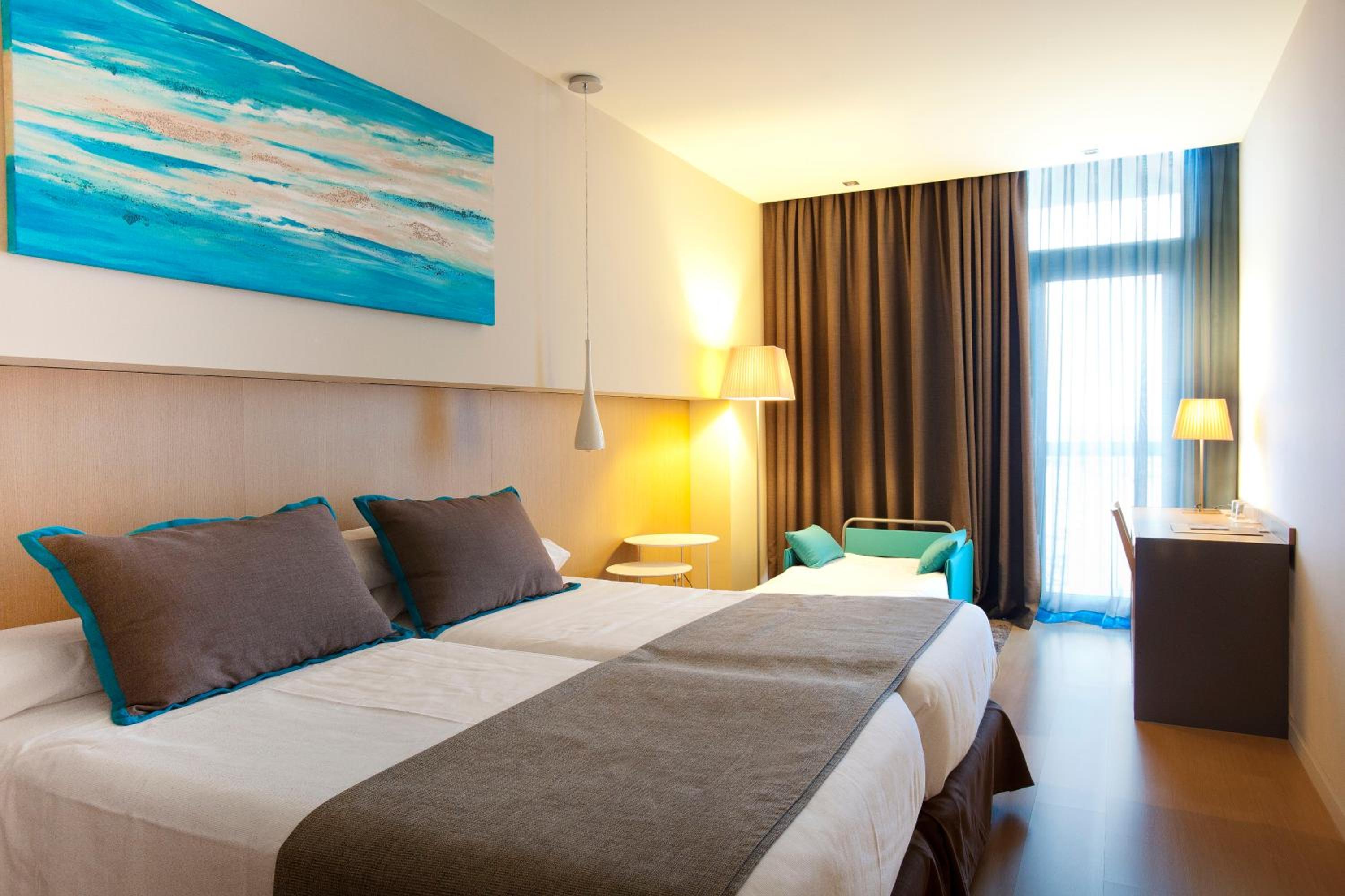 Triple Room with Sea View - Photo 2