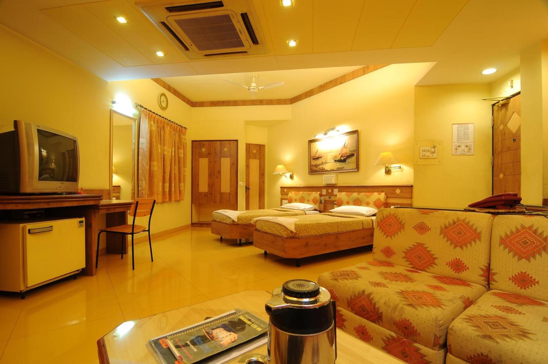 Suite - Photo 7