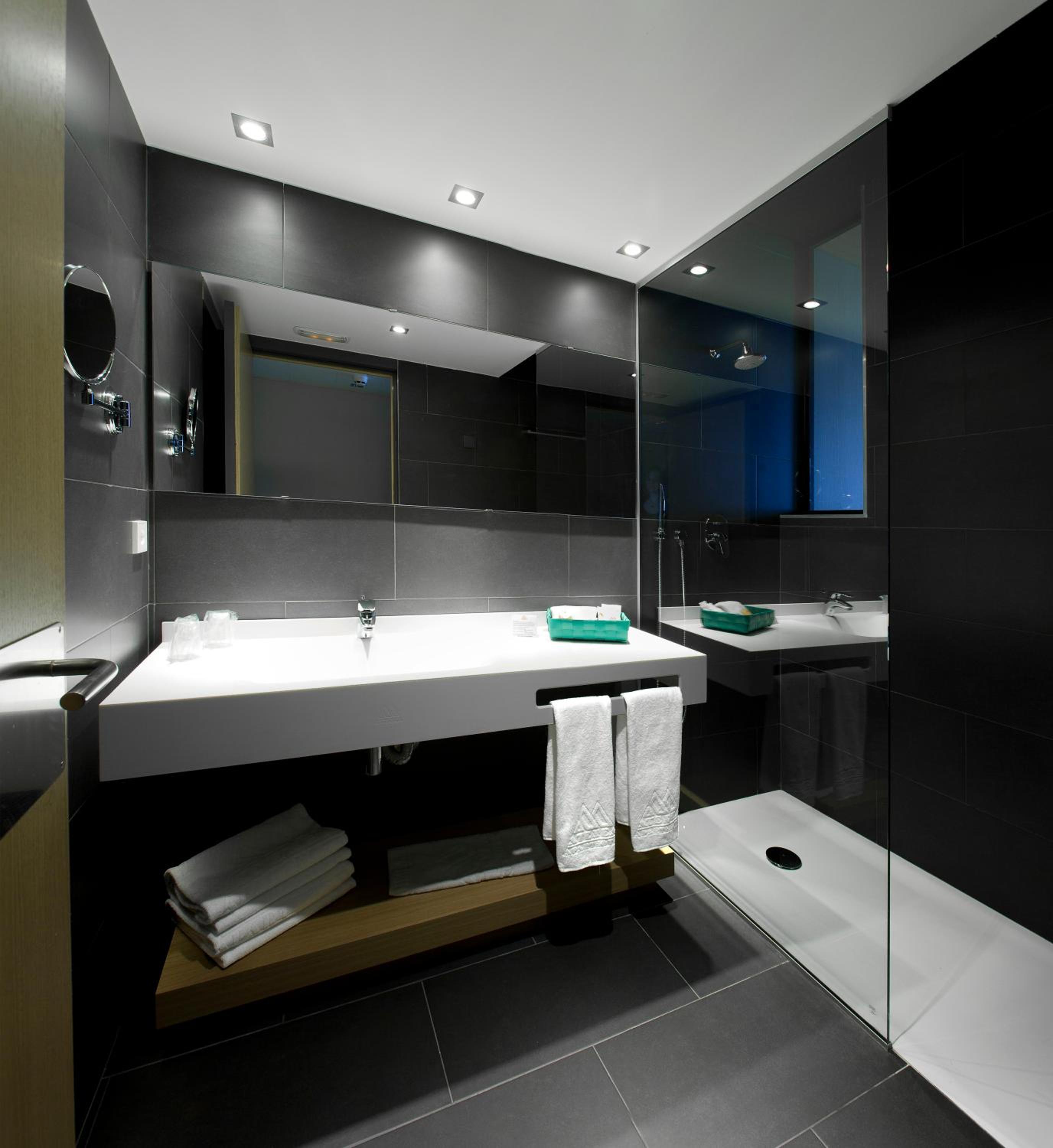 Double or Twin Room with Sea View - Photo 2