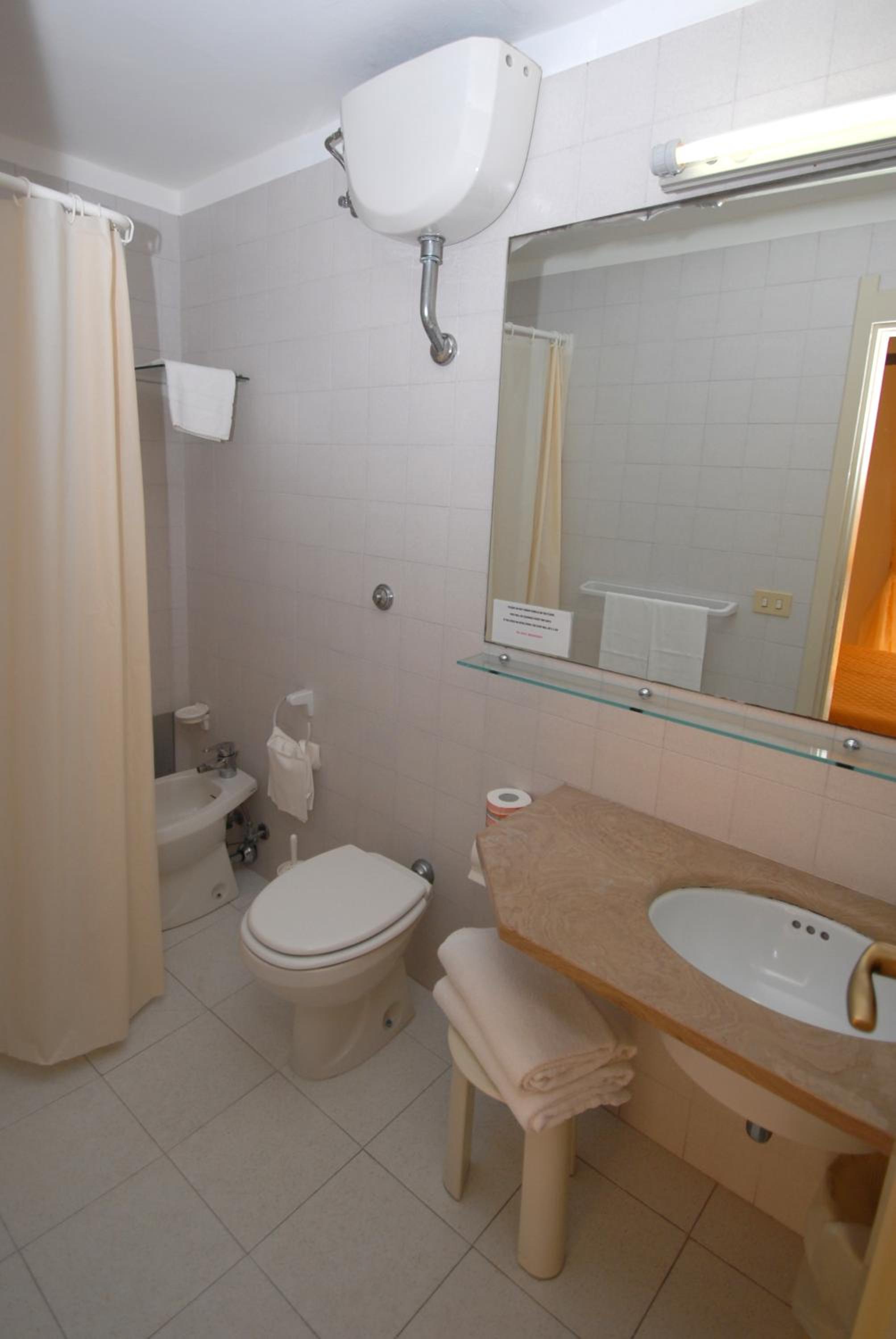 Economy Double Room photo 2