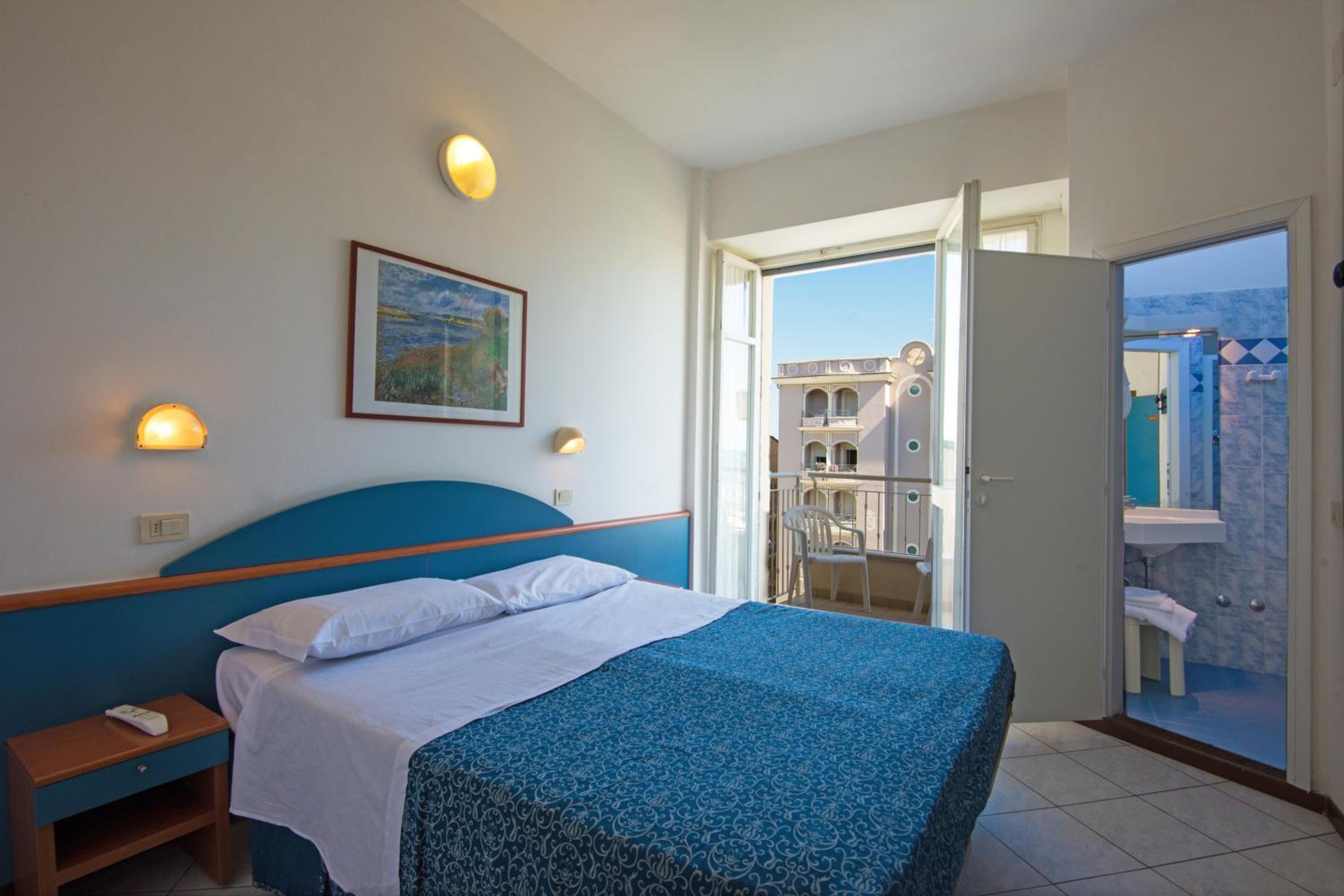 Double or Twin Room photo 2