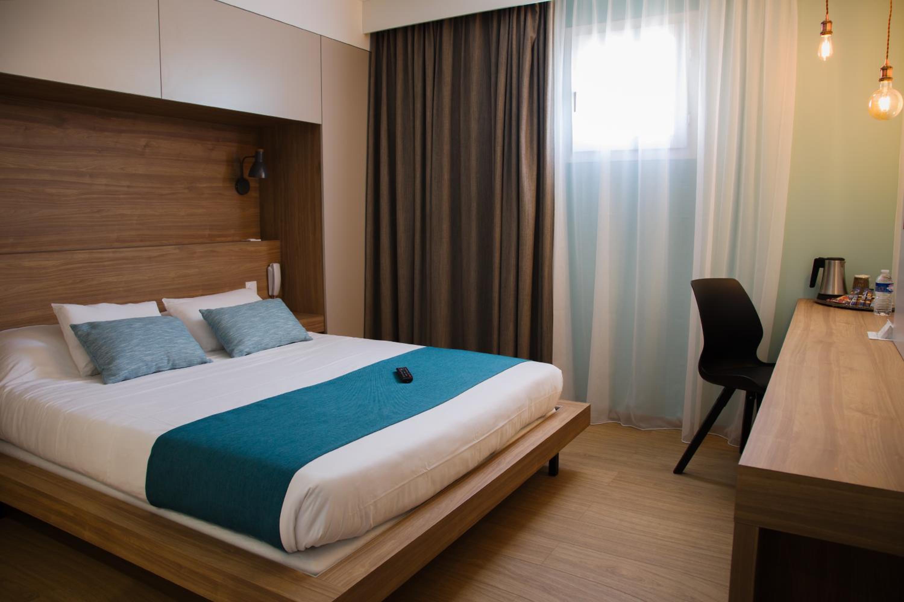 Double Room (1 double bed + 1 junior bed) - Photo 4