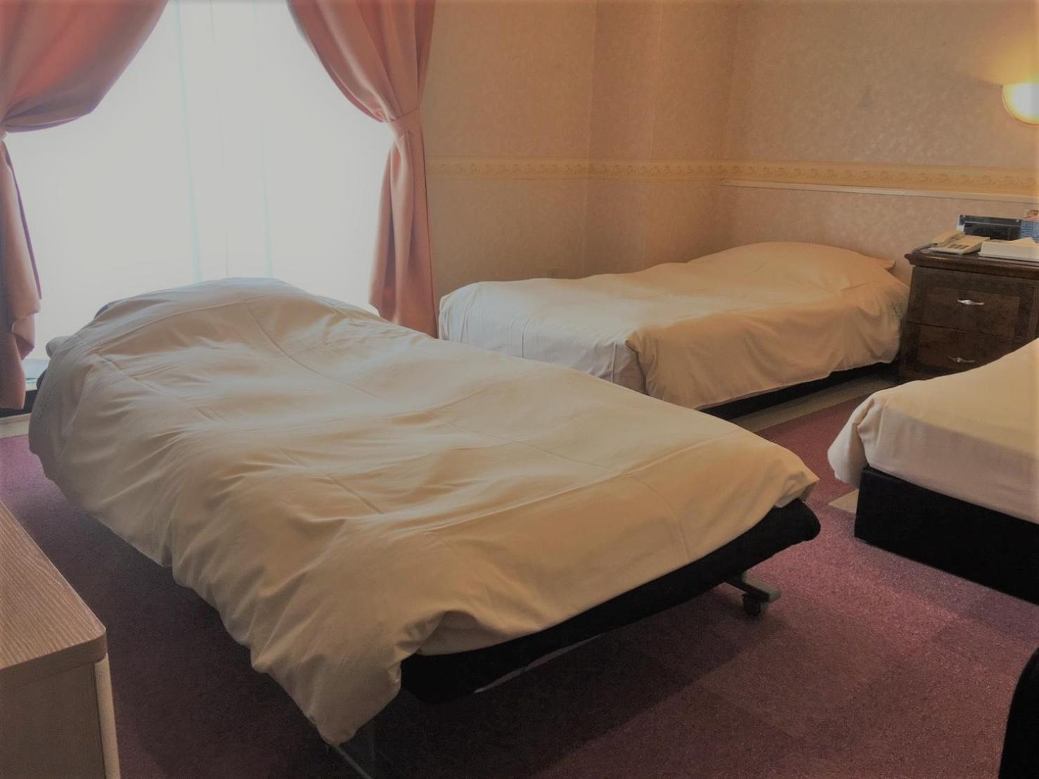 Standard Twin Room - Non-Smoking photo 3