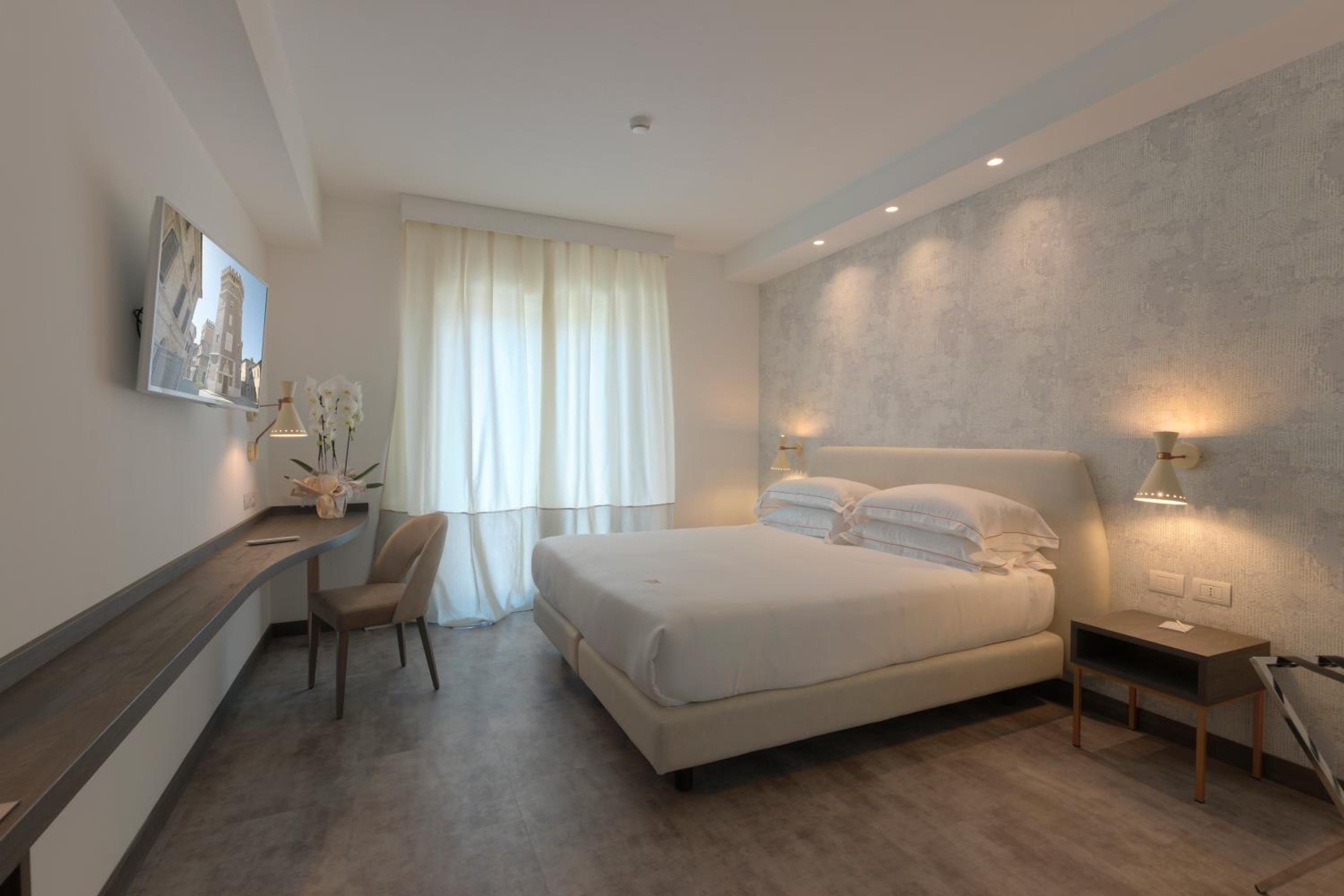 Deluxe Queen Room with Sea View photo 2