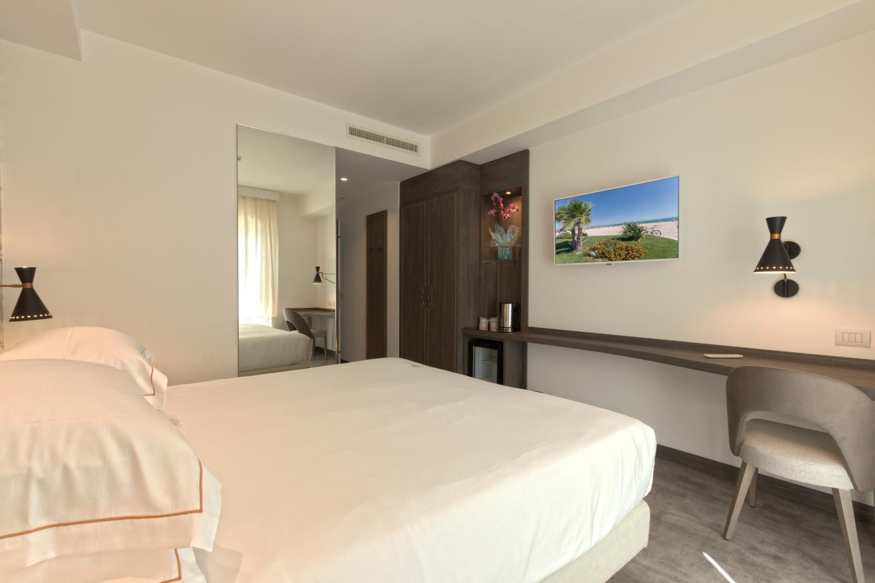 King Room with City View photo 2
