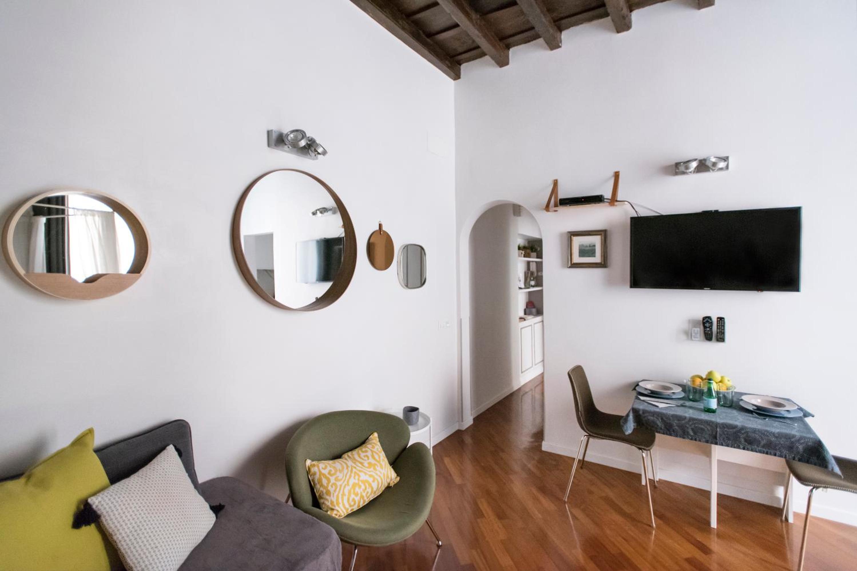 Apartment photo 2
