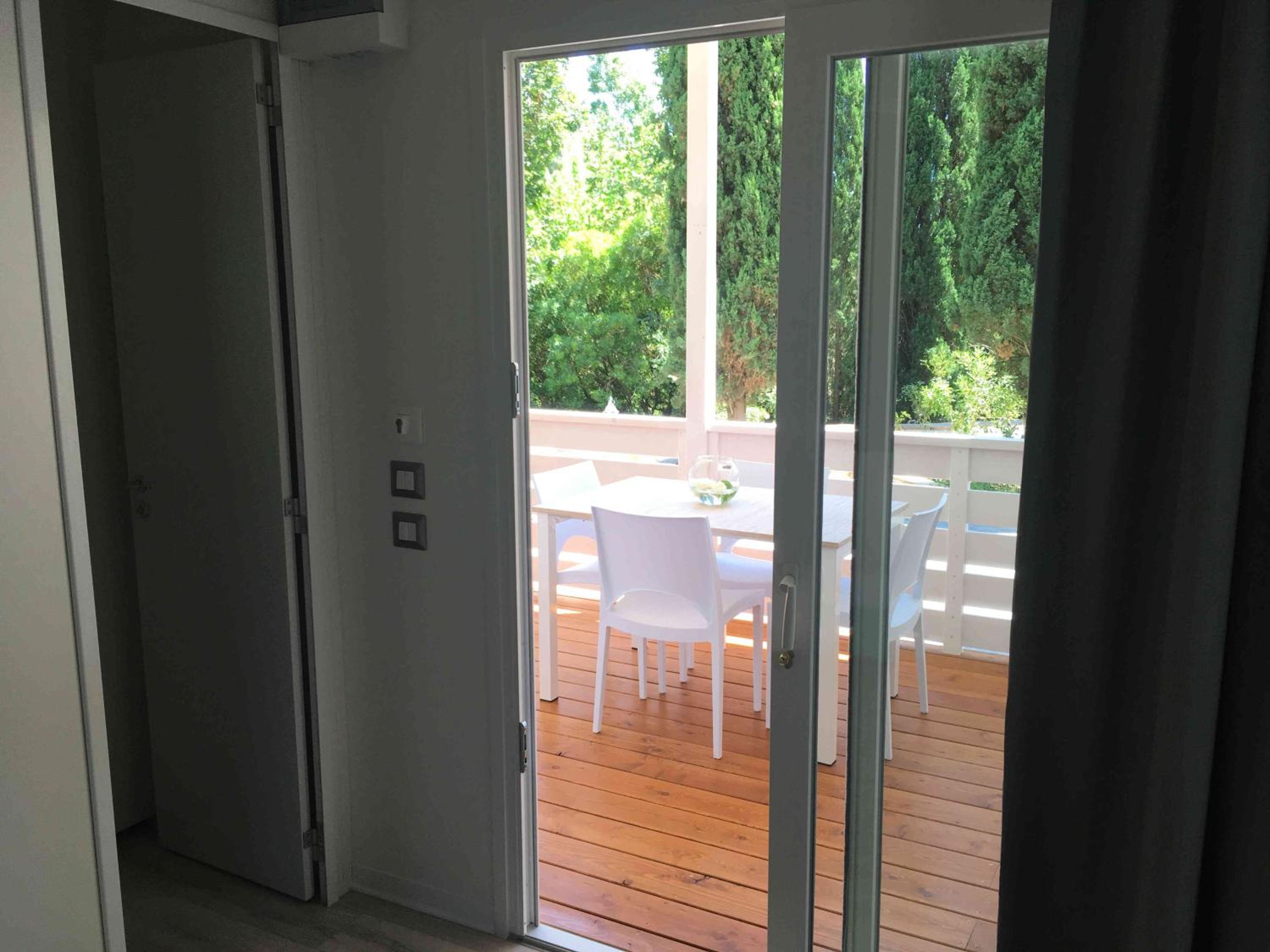 Mobile Home - Photo 6