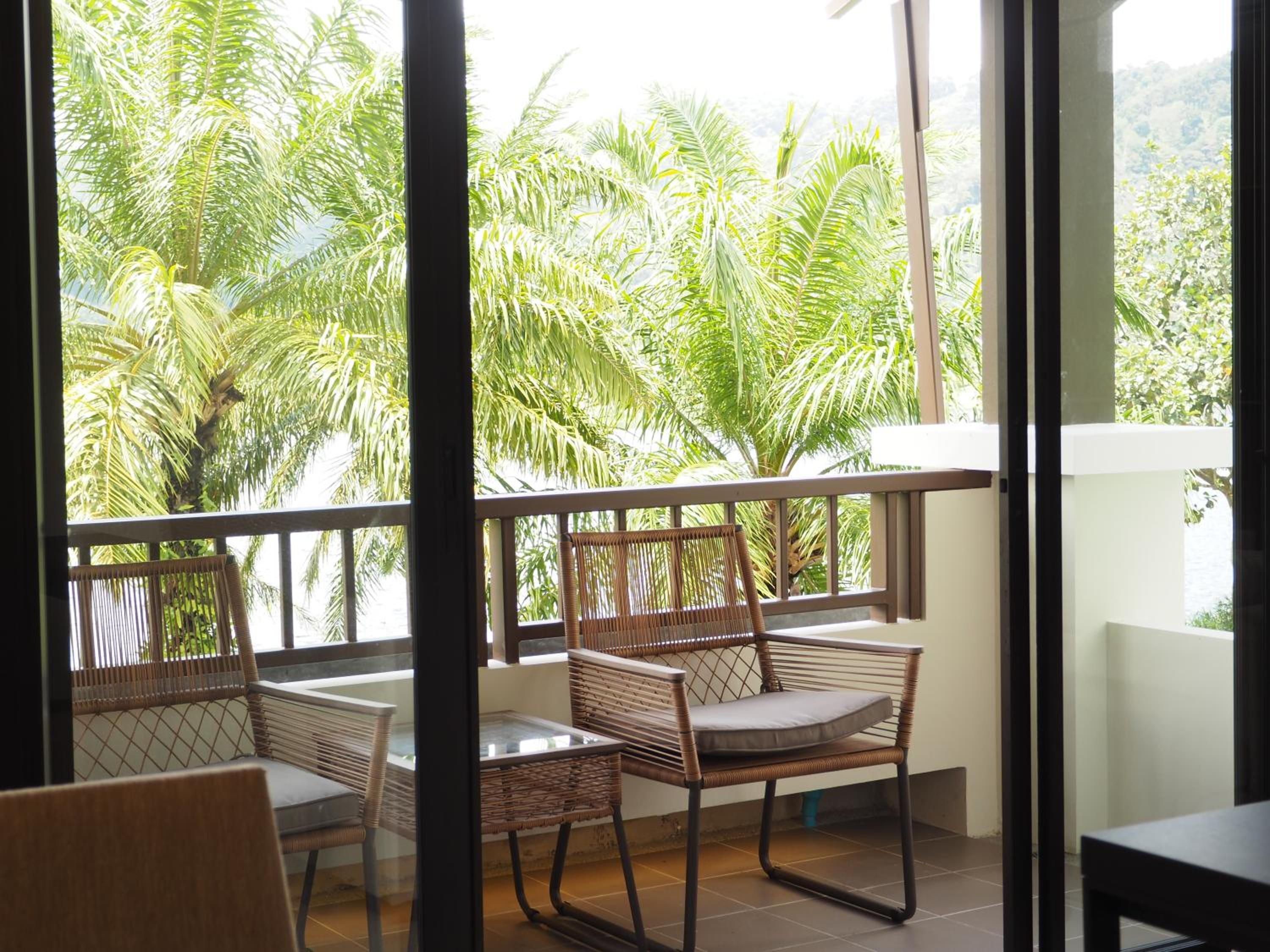 Two-Bedroom Suite with Golf View - Photo 6