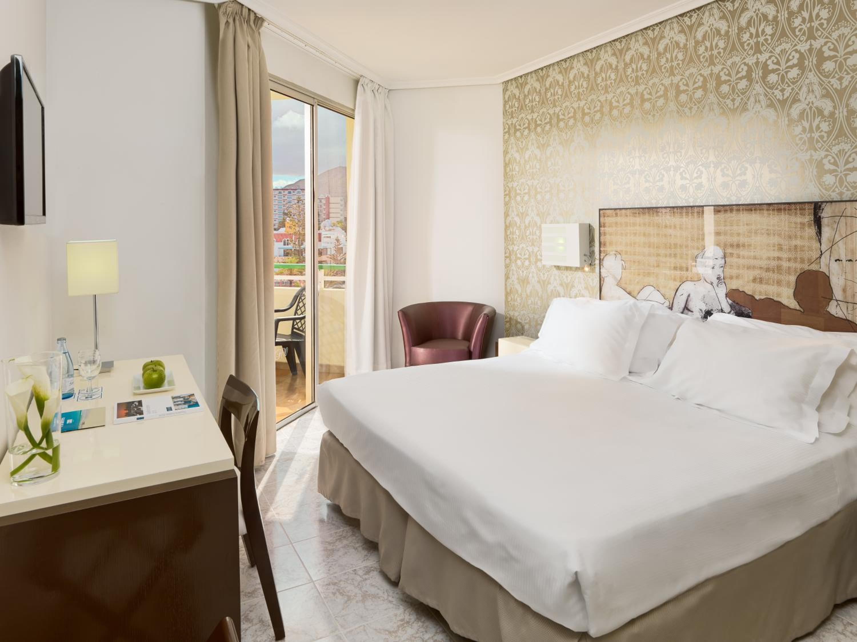 Double Room (2 adults + 1 child)