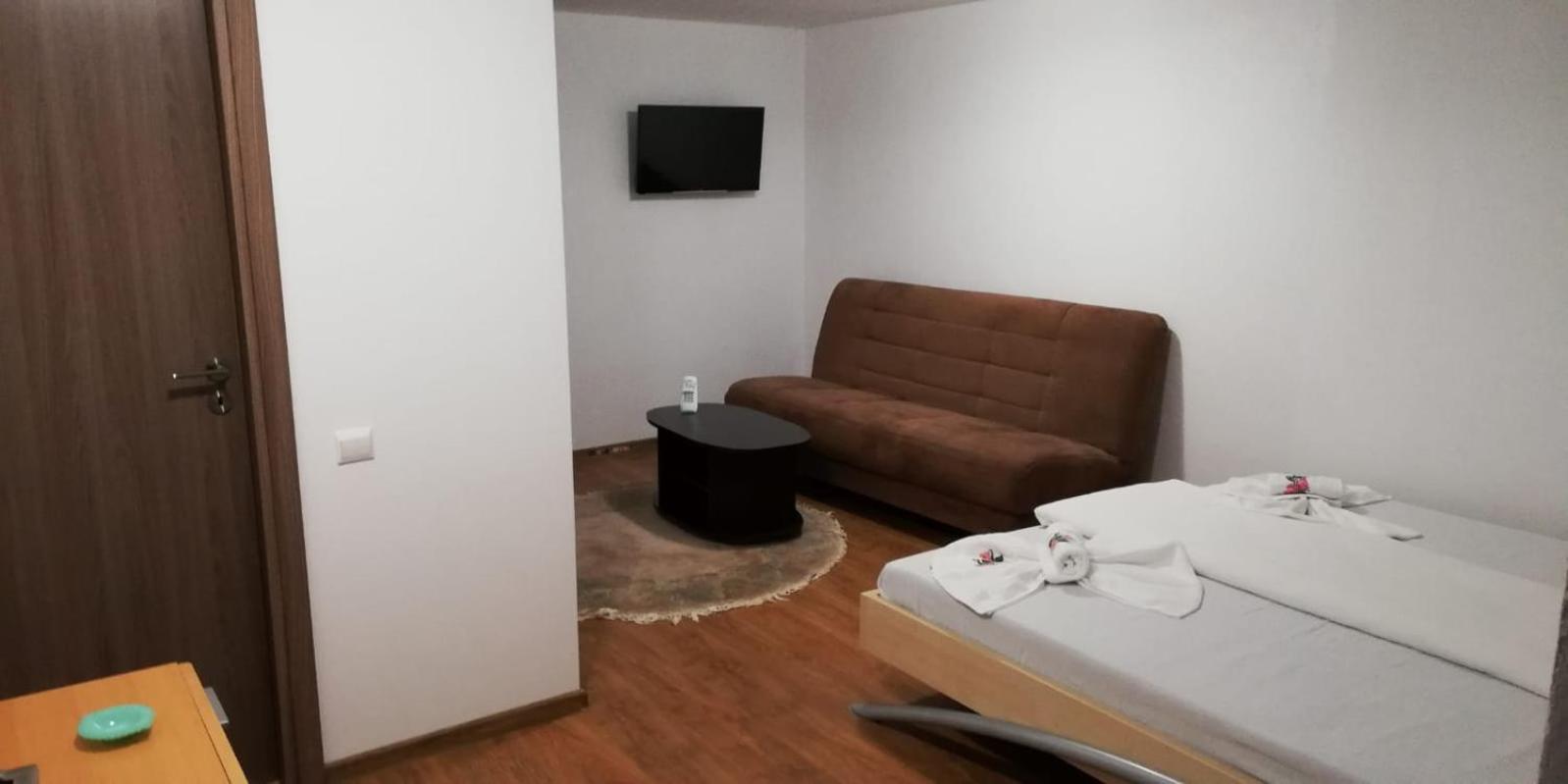 Apartment with Lake View photo 2