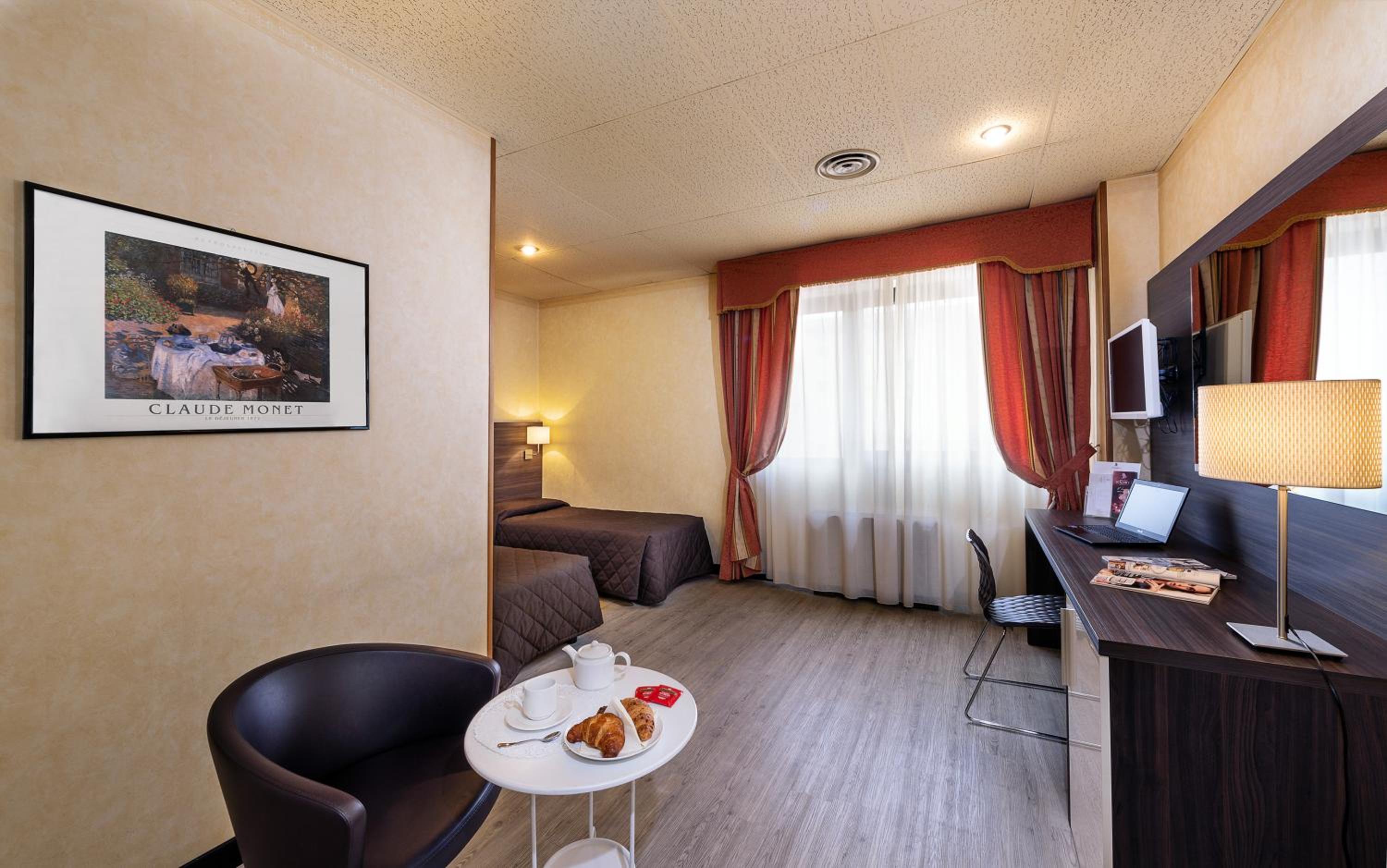 Standard Triple Room - Photo 1