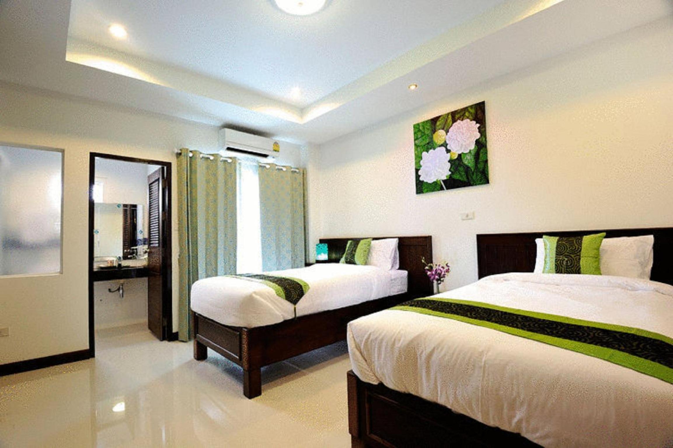 Standard Twin Room - Photo 11