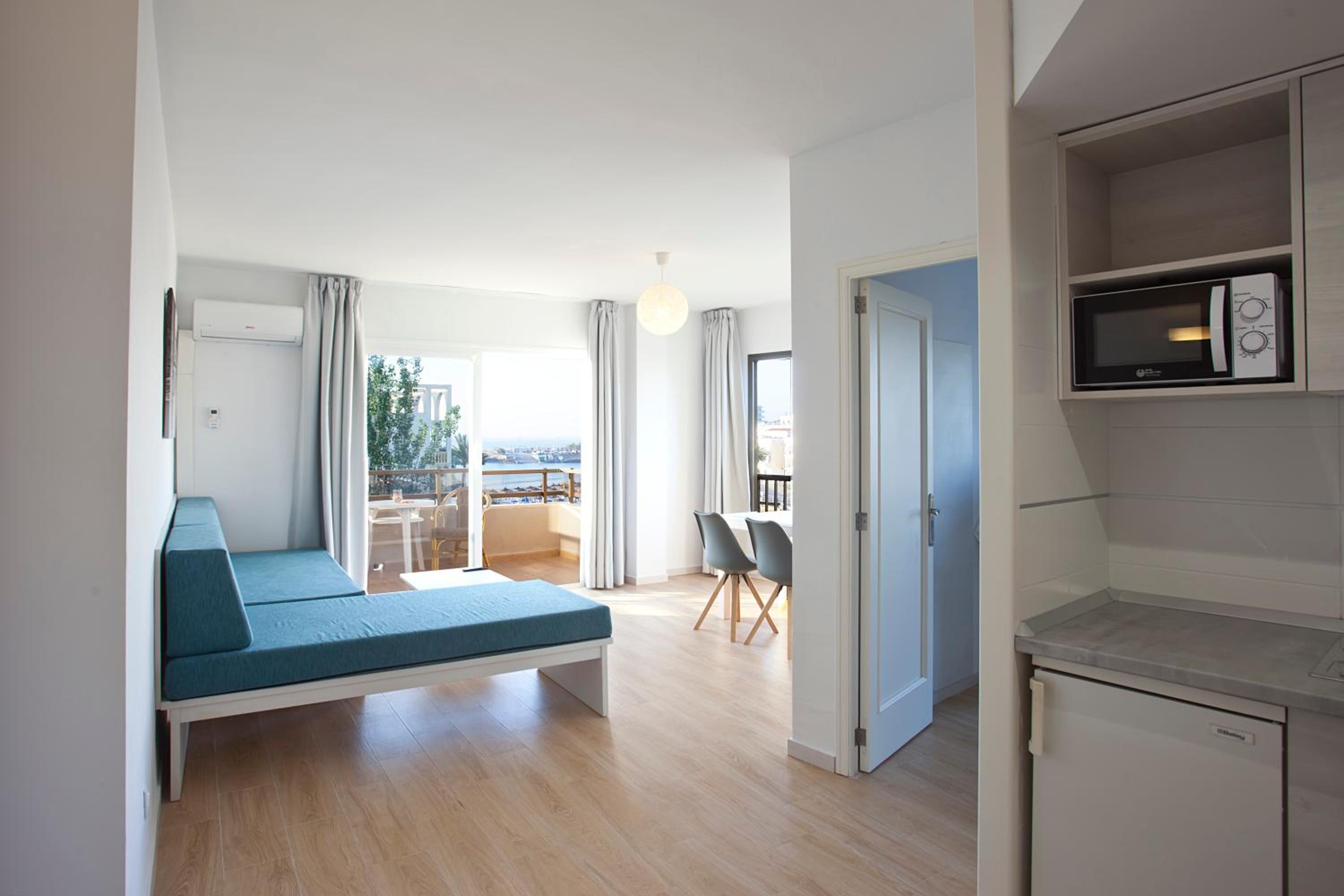 Comfort One-Bedroom Apartment with Balcony thumbnail 6