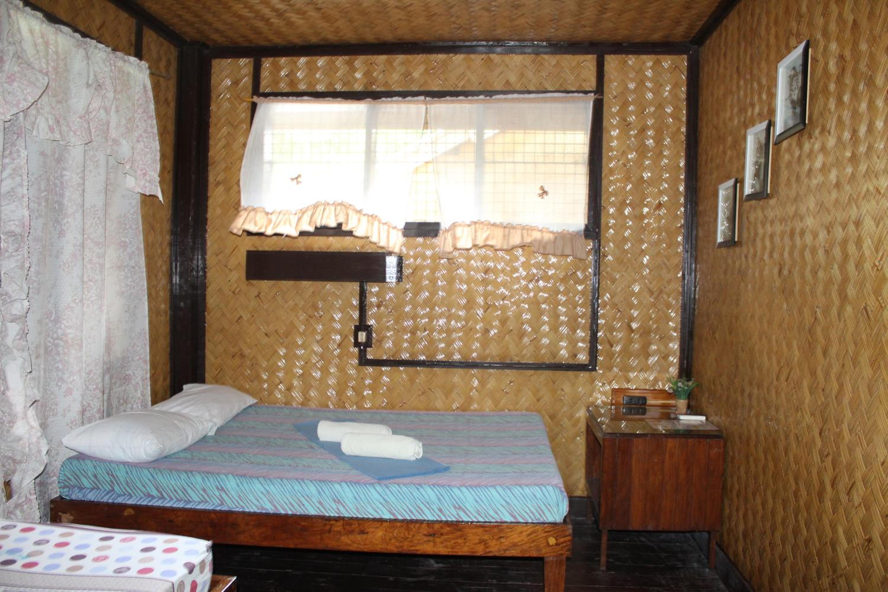Large Double or Twin Room with Fan photo 1
