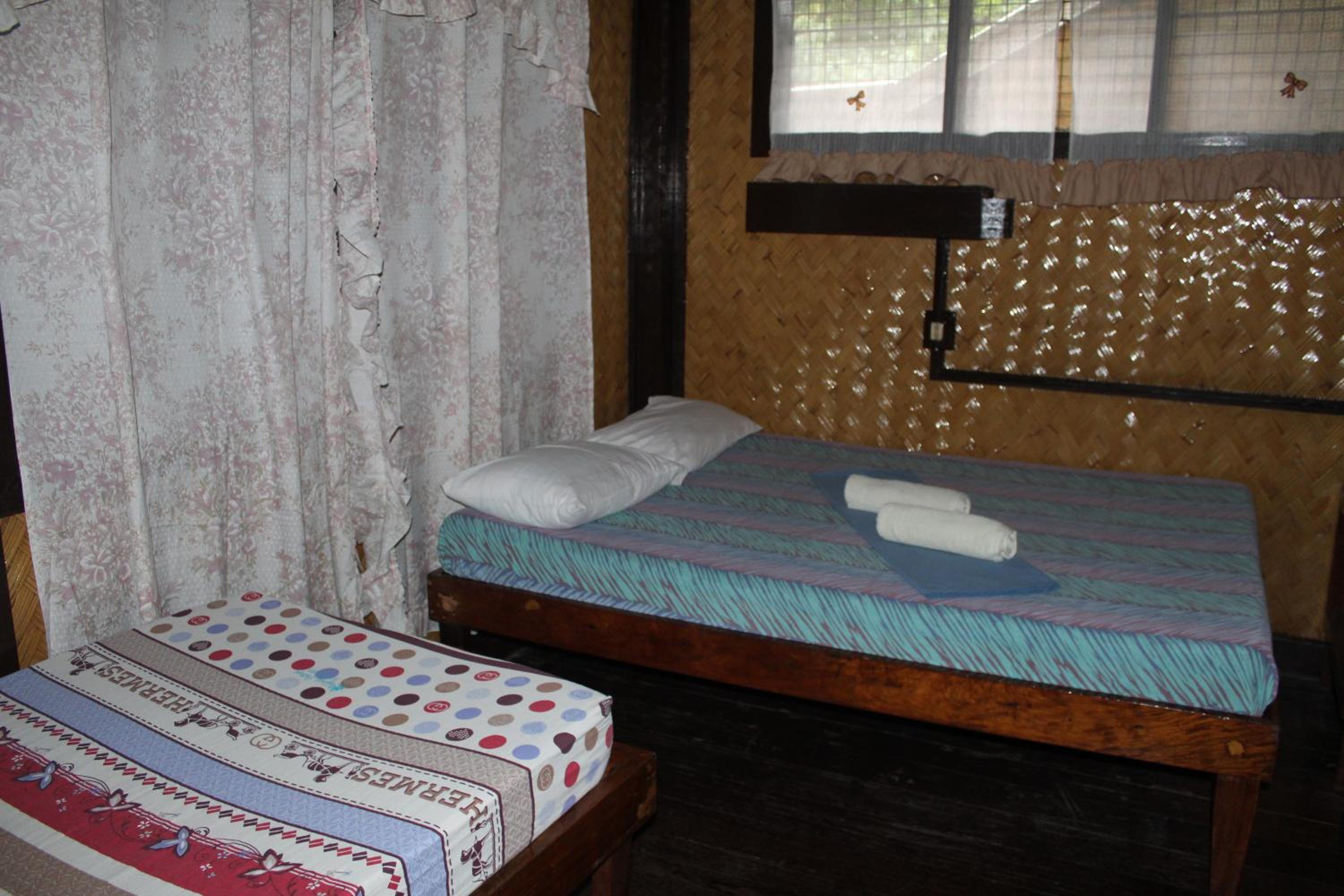 Large Double or Twin Room with Fan photo 2